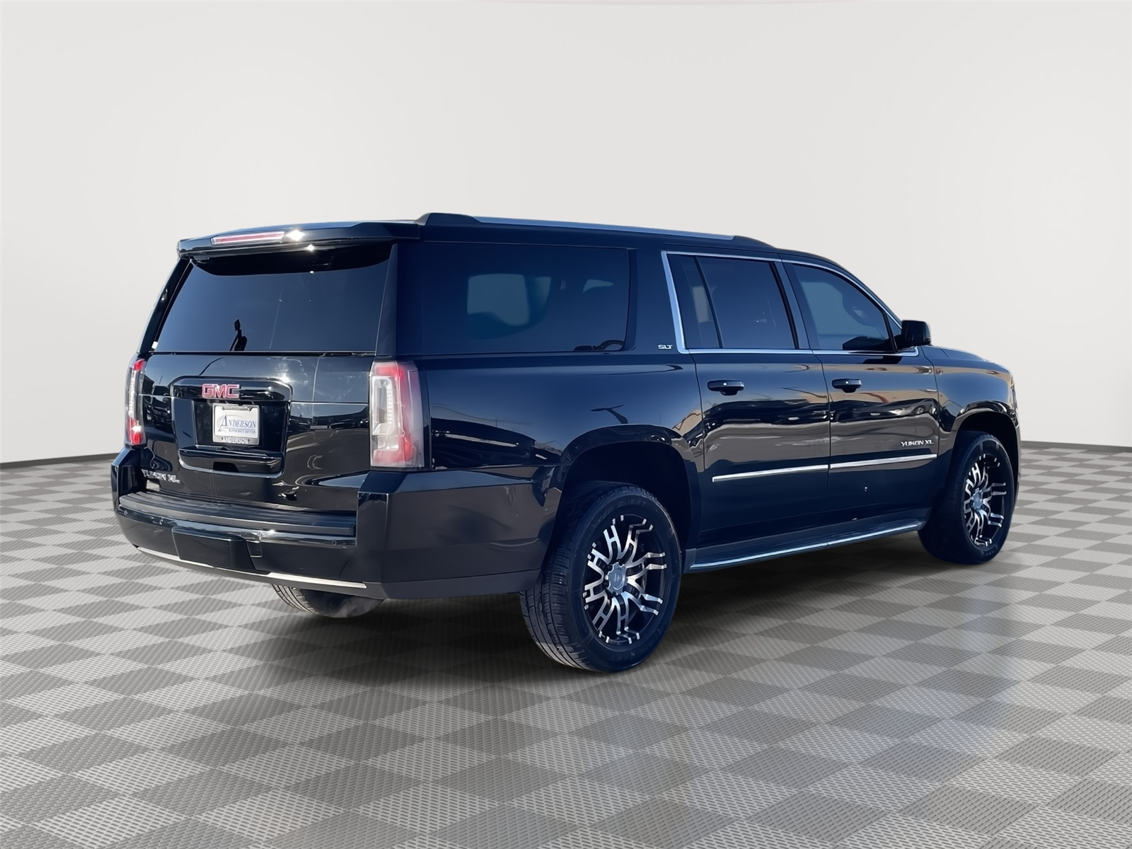 Used 2015 GMC Yukon XL SLT SUV for sale in Lincoln NE