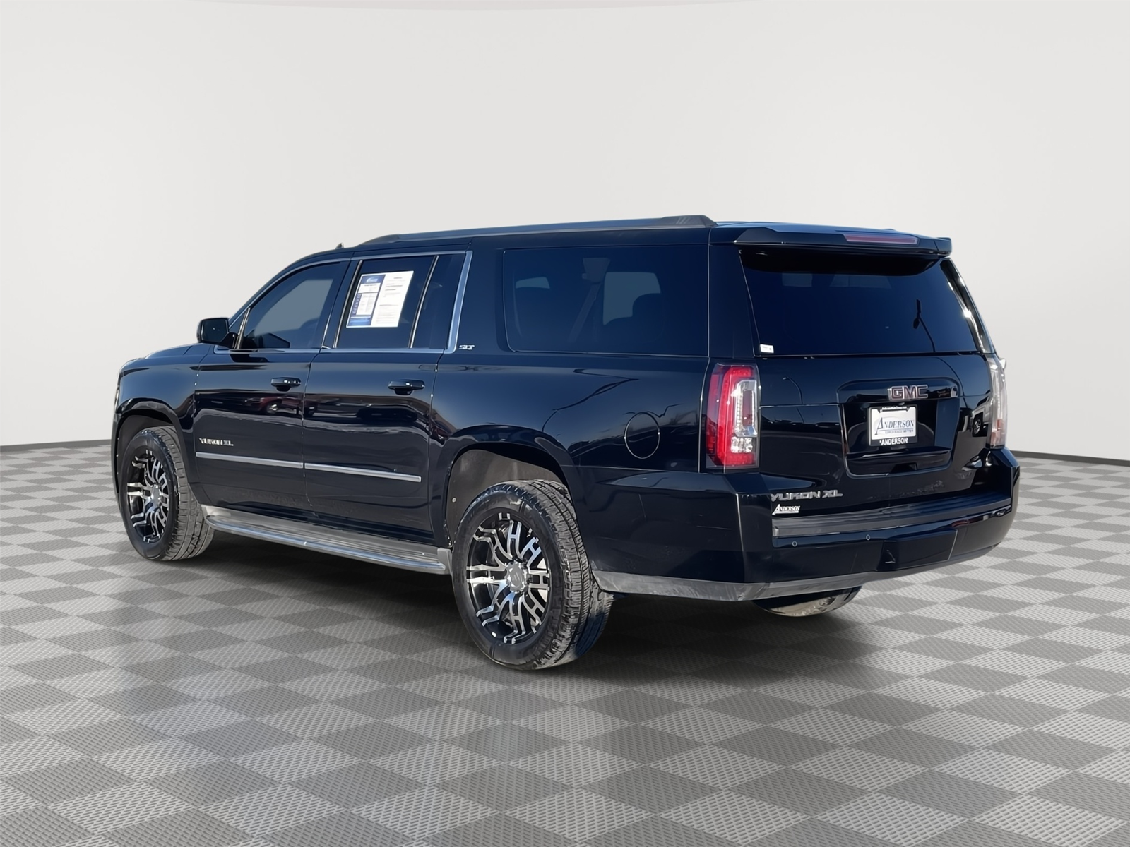 Used 2015 GMC Yukon XL SLT SUV for sale in Lincoln NE