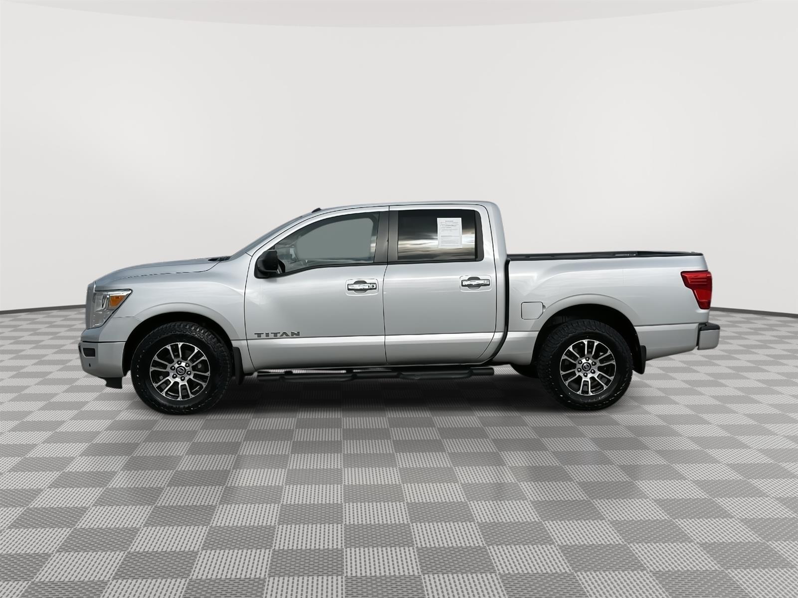 Used 2021 Nissan Titan SV Crew Cab Truck for sale in Lincoln NE