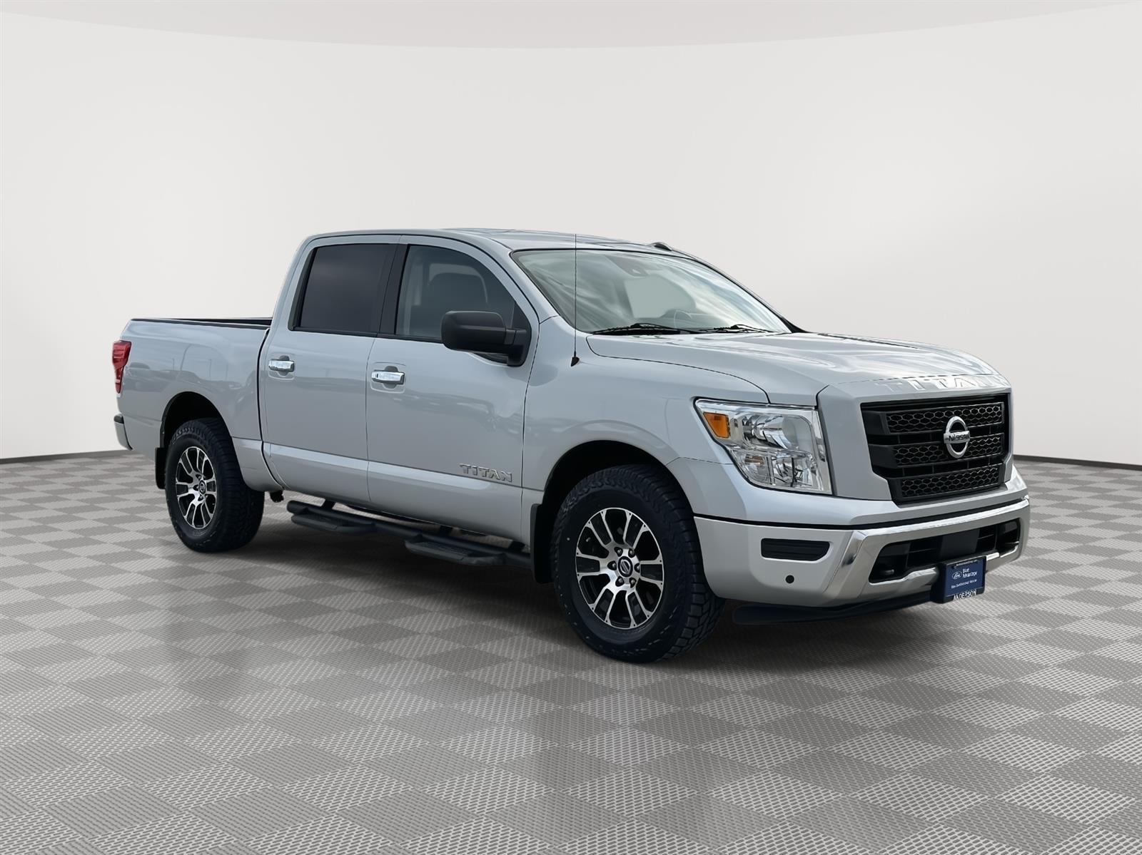 Used 2021 Nissan Titan SV Crew Cab Truck for sale in Lincoln NE