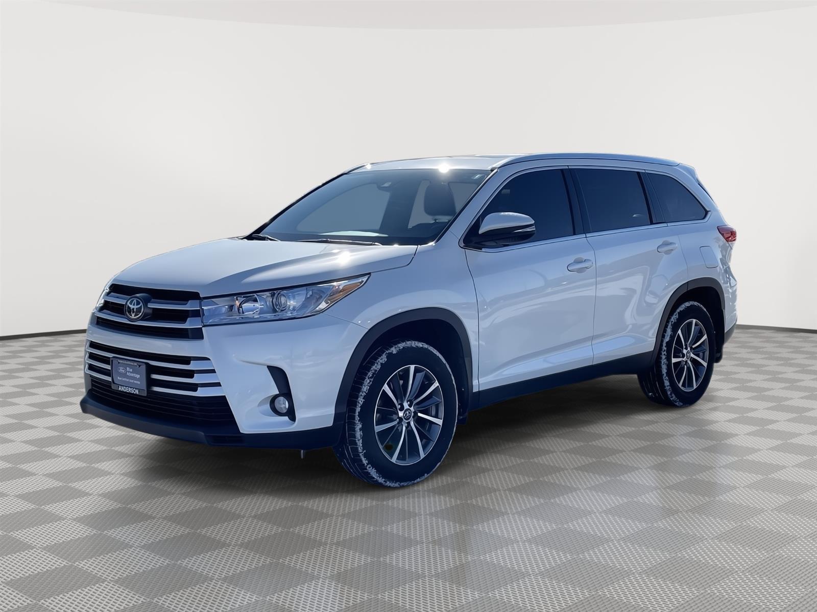 Used 2019 Toyota Highlander XLE Stock: 4002972A