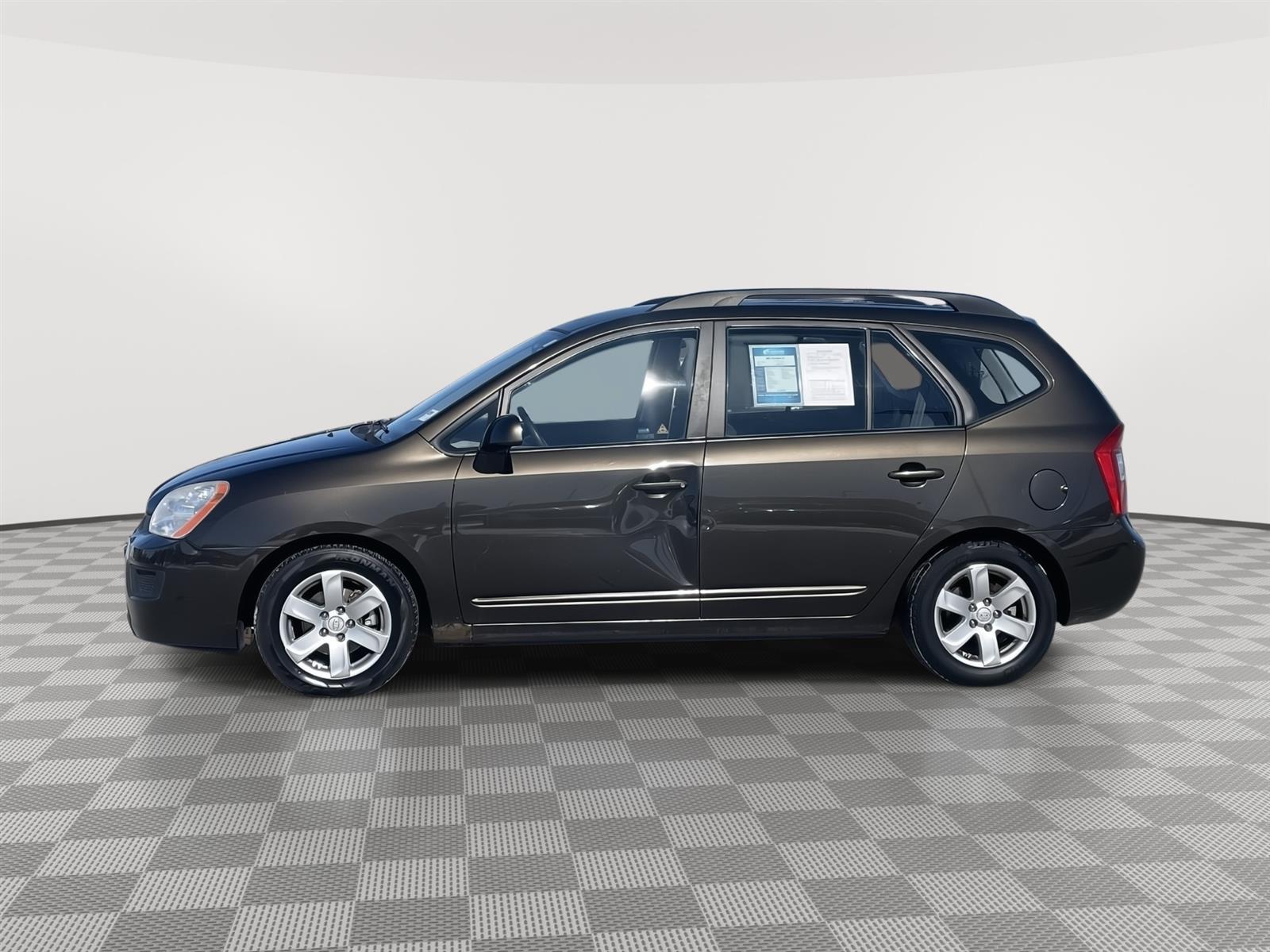 Used 2009 Kia Rondo LX 4 door for sale in Lincoln NE