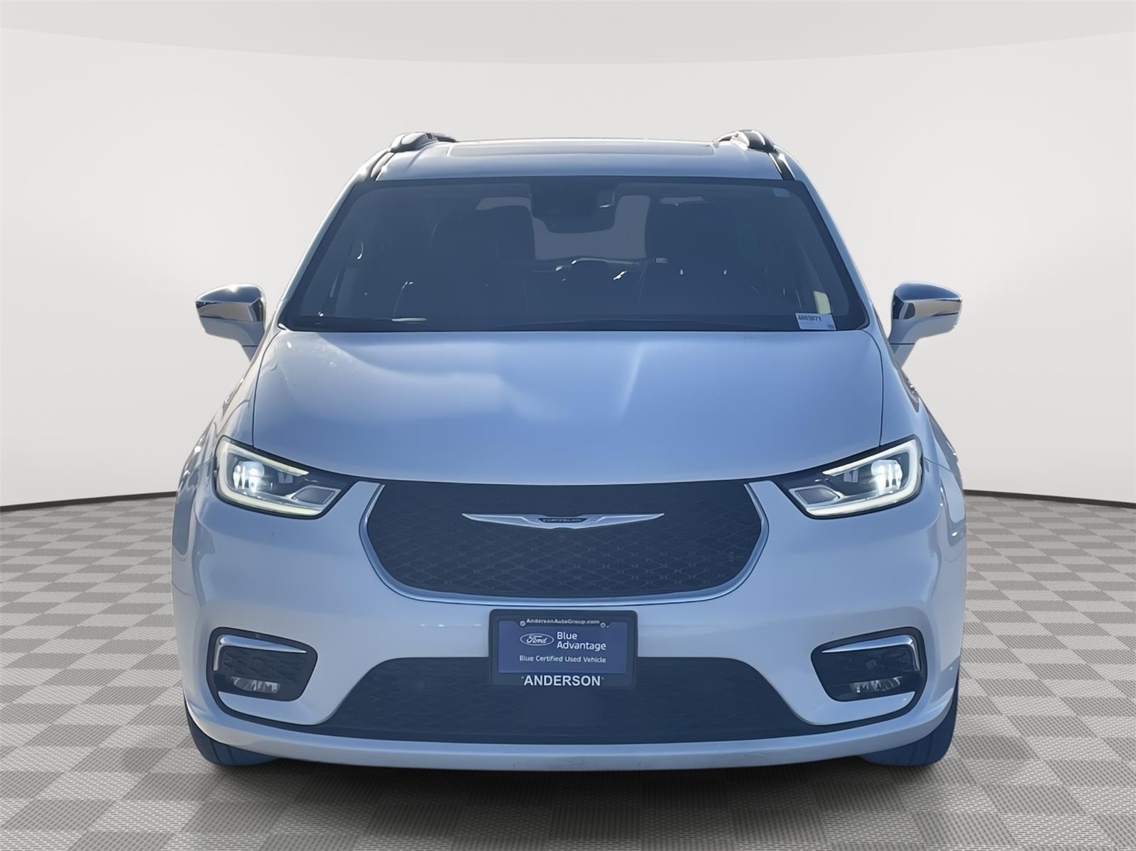 Used 2022 Chrysler Pacifica Limited Minivans for sale in Lincoln NE