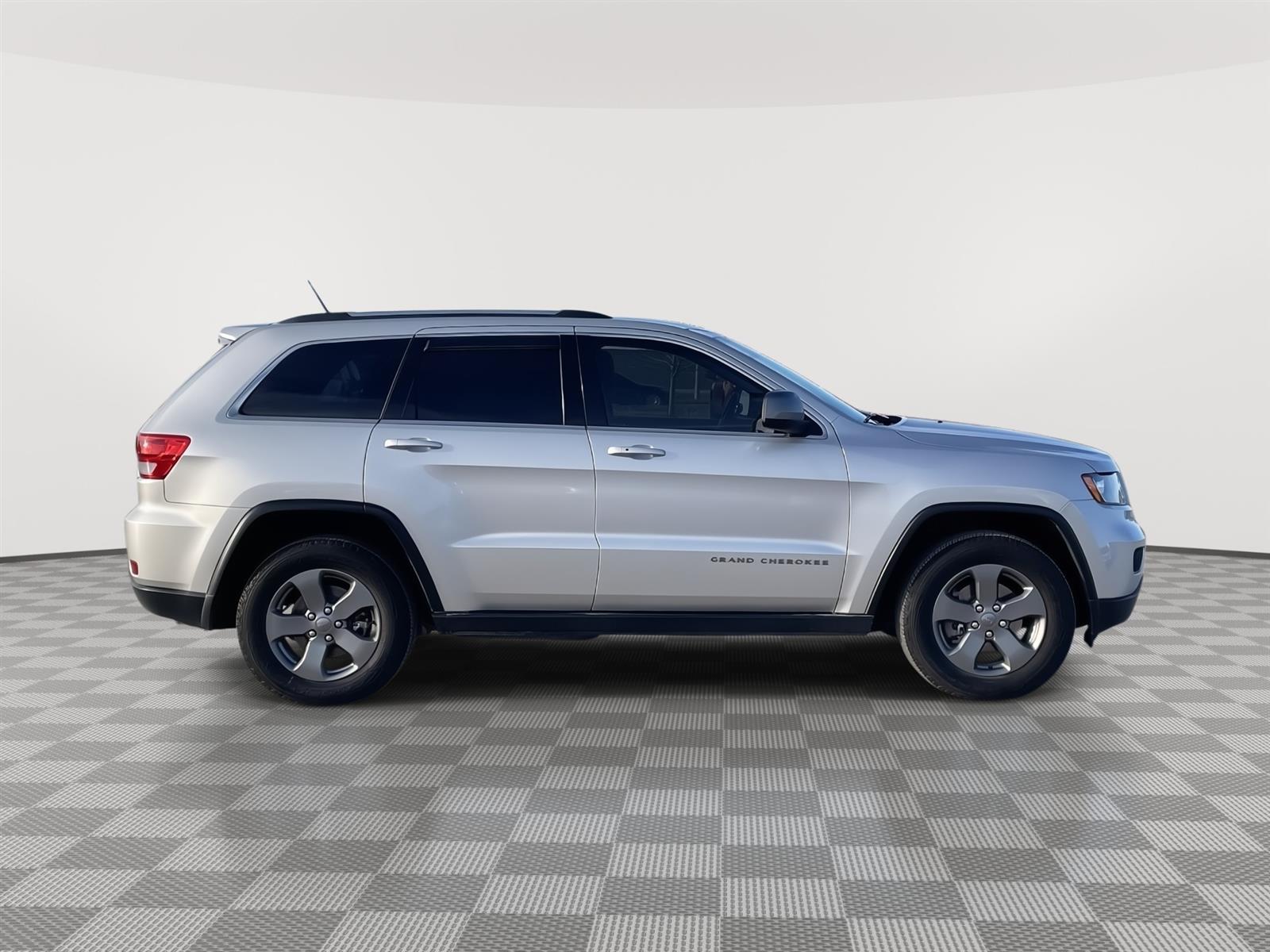 Used 2013 Jeep Grand Cherokee Laredo Trailhawk SUV for sale in Lincoln NE