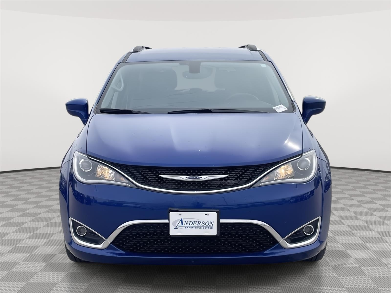 Used 2020 Chrysler Pacifica Touring L Minivans for sale in Lincoln NE