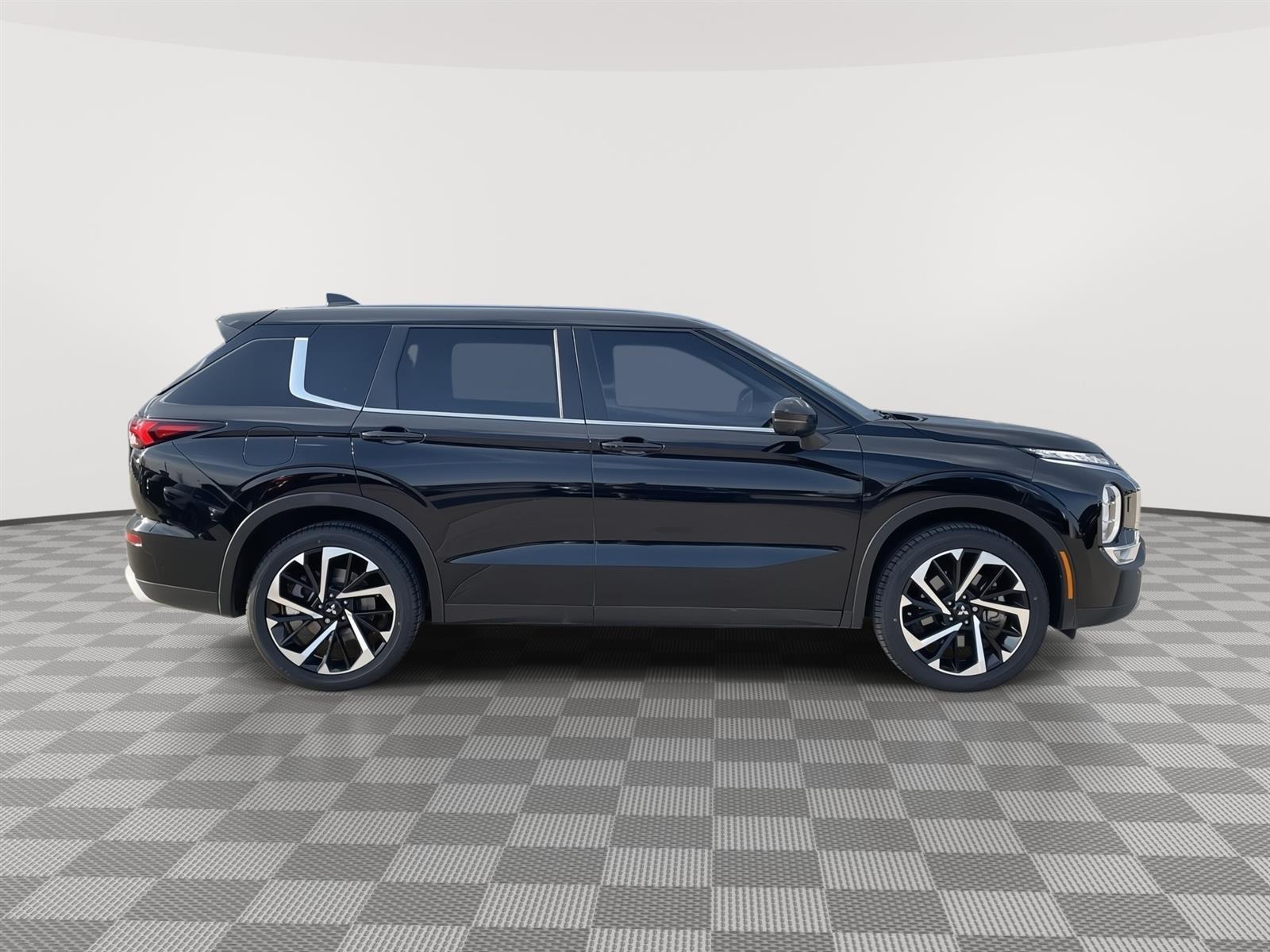 Used 2022 Mitsubishi Outlander SE SUV for sale in Lincoln NE