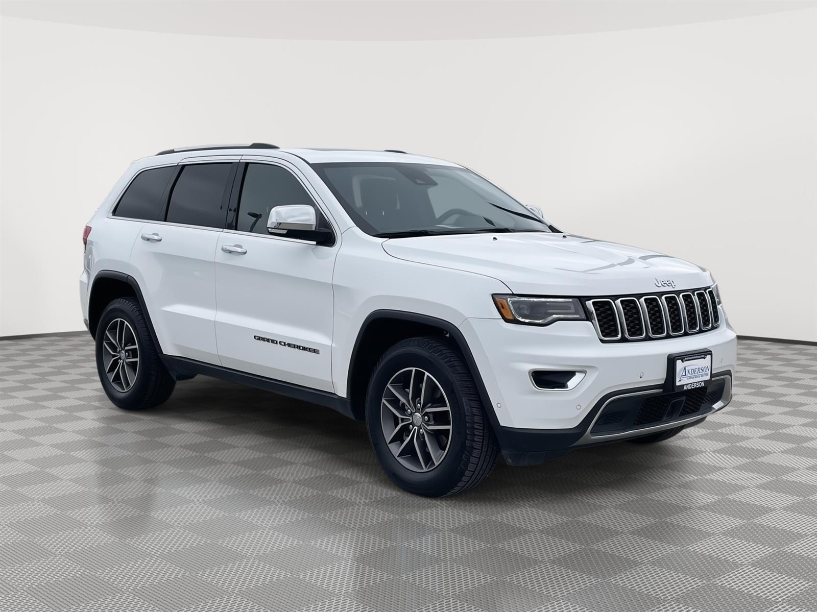Used 2018 Jeep Grand Cherokee Limited SUV for sale in Lincoln NE