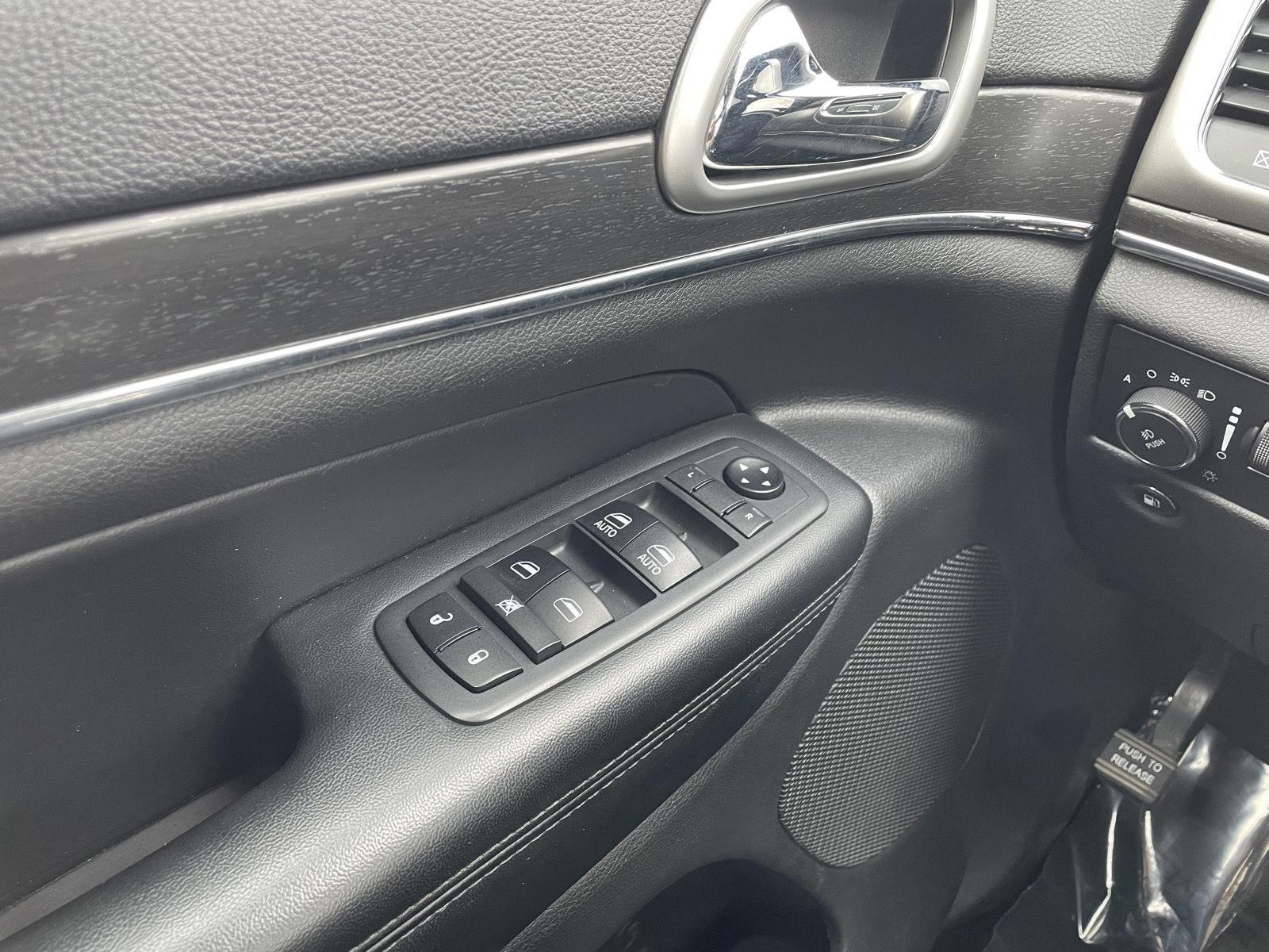 Used 2018 Jeep Grand Cherokee Limited SUV for sale in Lincoln NE