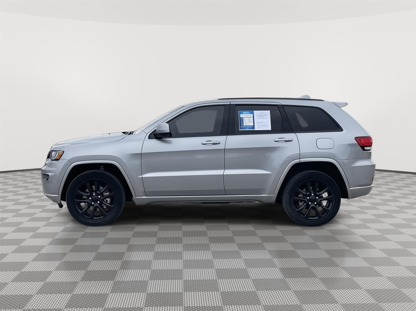 Used 2021 Jeep Grand Cherokee Laredo X SUV for sale in Lincoln NE
