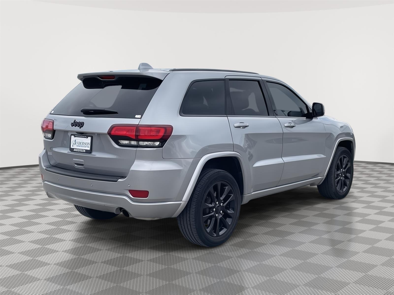 Used 2021 Jeep Grand Cherokee Laredo X SUV for sale in Lincoln NE