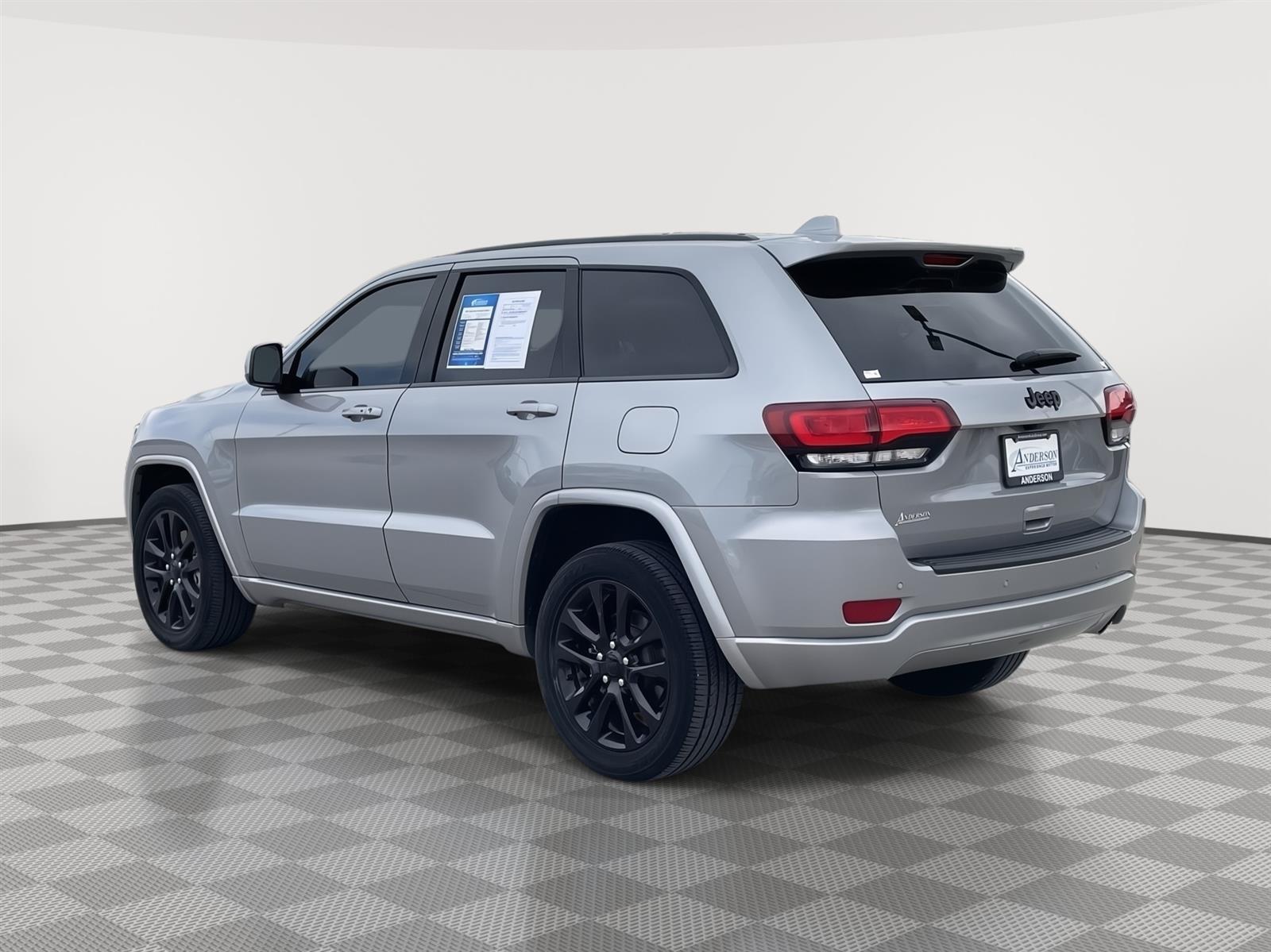 Used 2021 Jeep Grand Cherokee Laredo X SUV for sale in Lincoln NE