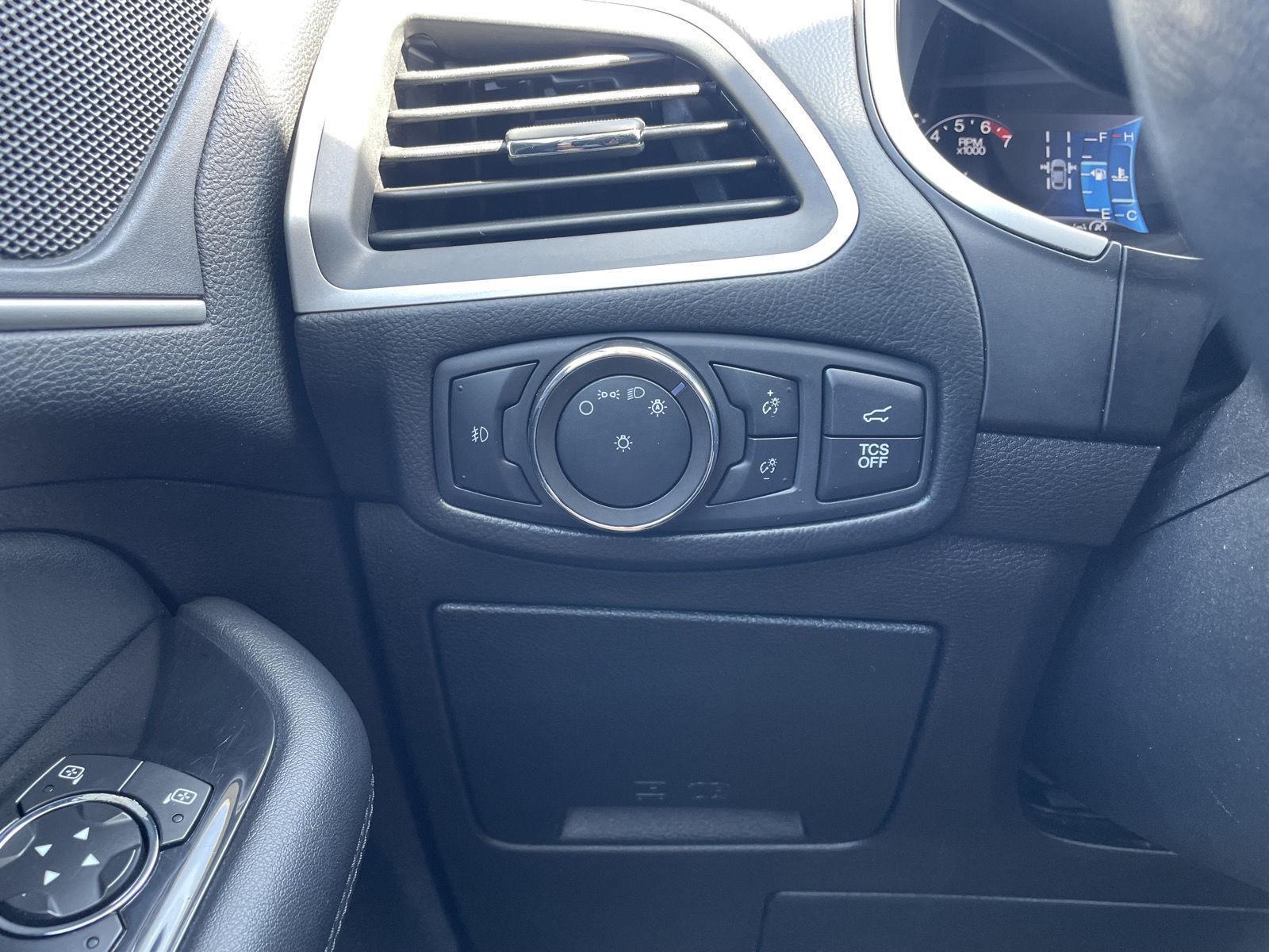 Used 2020 Ford Edge SEL FWD SUV for sale in Lincoln NE