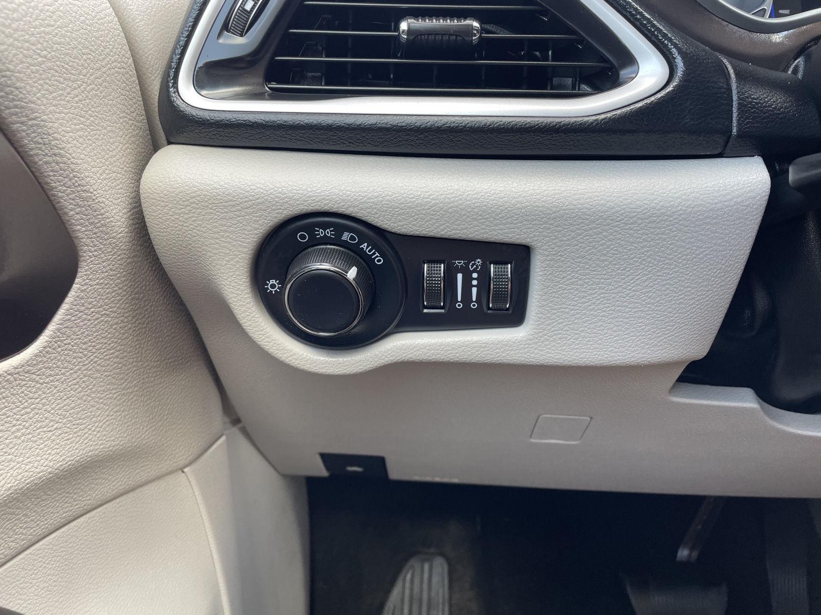 Used 2023 Chrysler Voyager LX Minivans for sale in Lincoln NE
