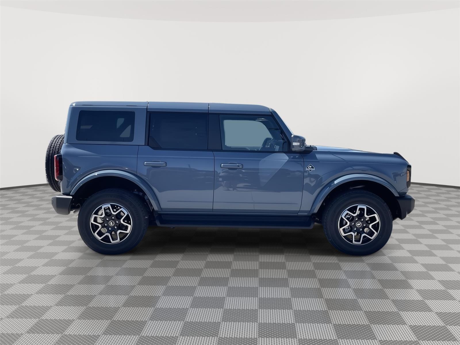 2025 Ford Bronco Outer Banks photo 6