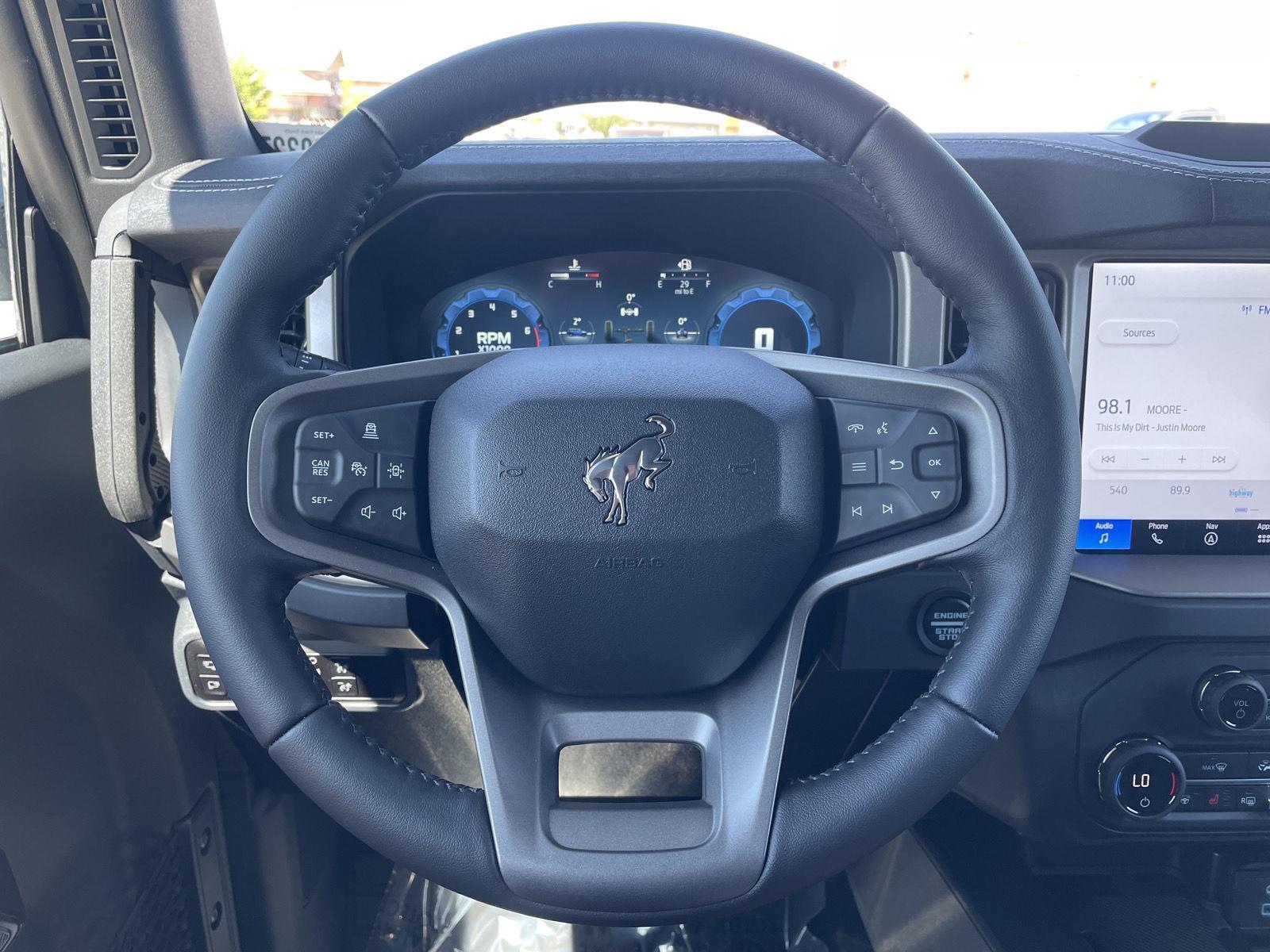2025 Ford Bronco Outer Banks photo 11