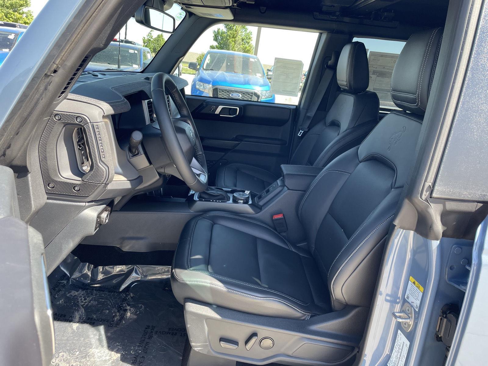 2025 Ford Bronco Outer Banks photo 16