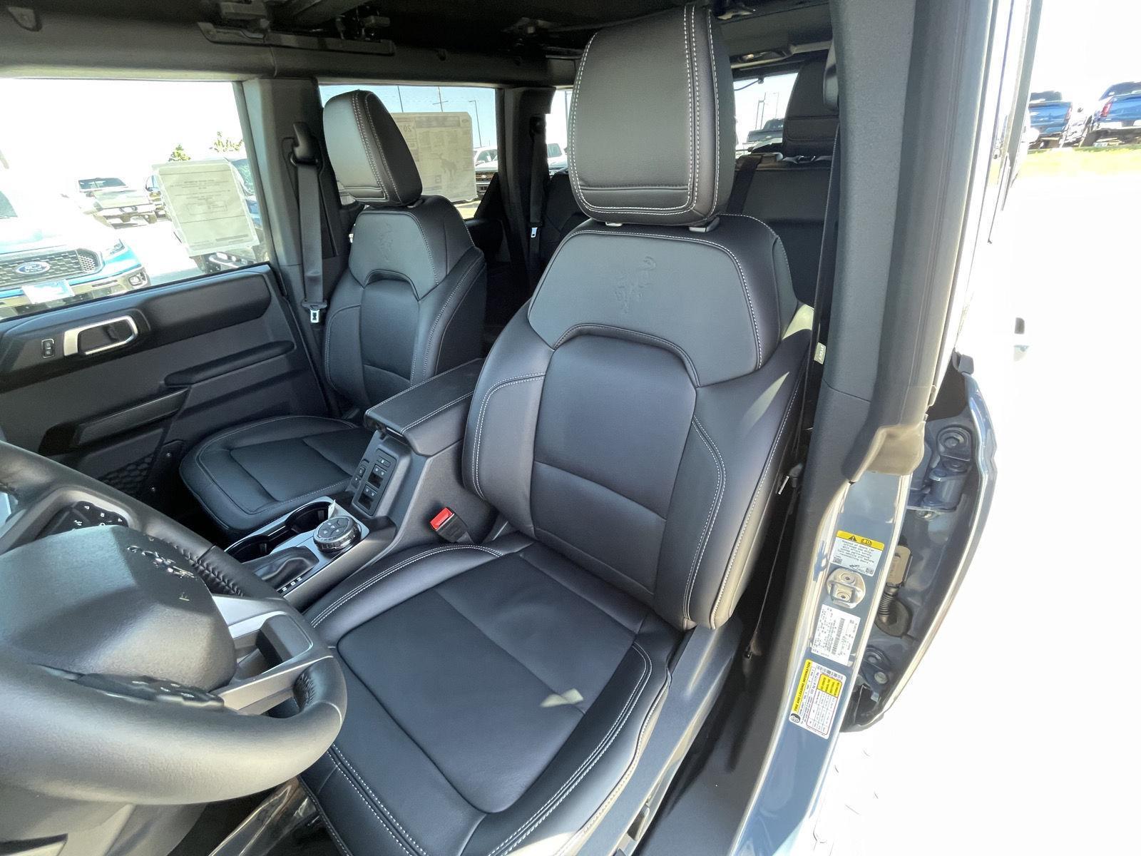 2025 Ford Bronco Outer Banks photo 17