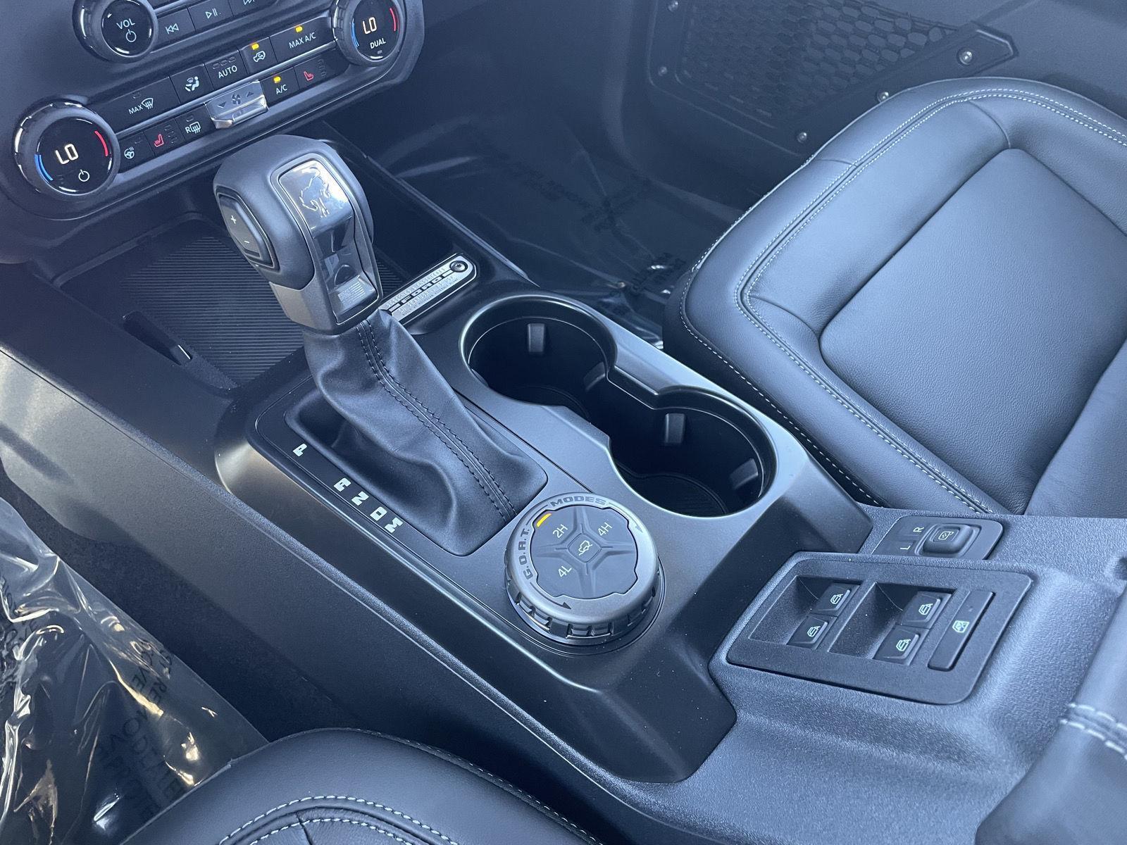 2025 Ford Bronco Outer Banks photo 27