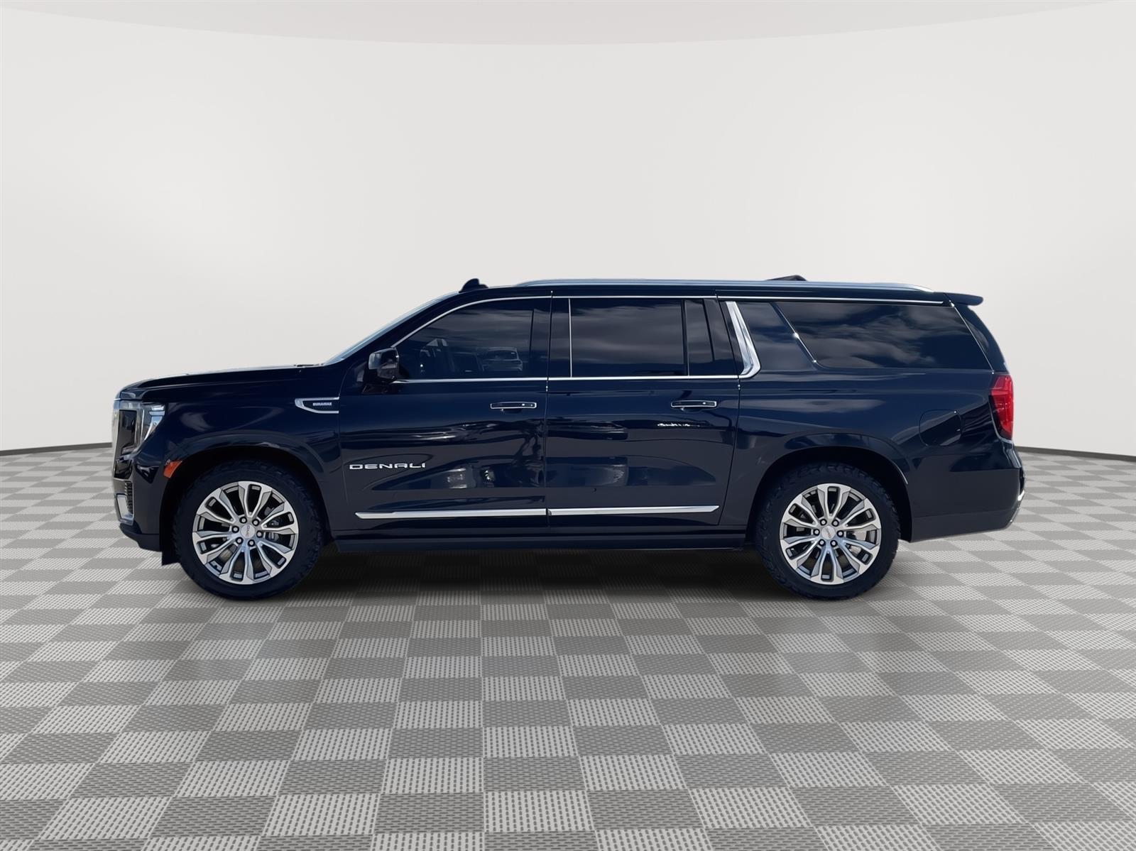 Used 2022 GMC Yukon XL Denali SUV for sale in Lincoln NE