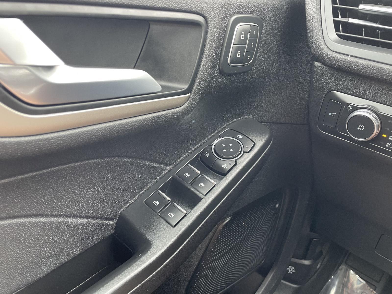 Used 2022 Ford Escape SEL SUV for sale in Lincoln NE