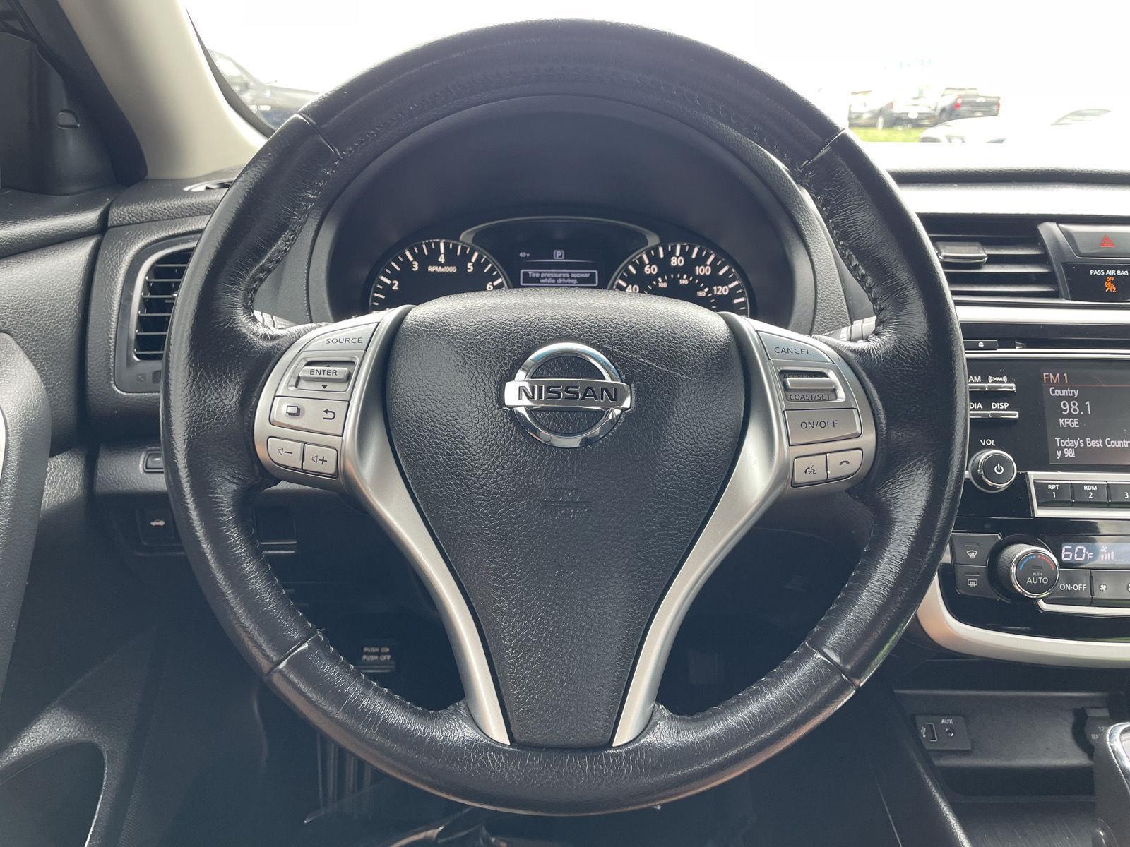 Used 2018 Nissan Altima 2.5 SV Sedan for sale in Lincoln NE