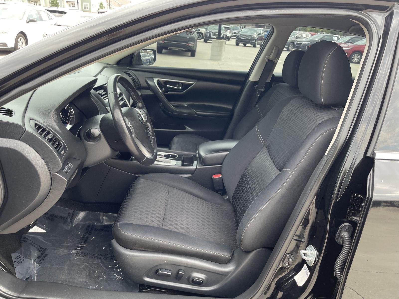 Used 2018 Nissan Altima 2.5 SV Sedan for sale in Lincoln NE