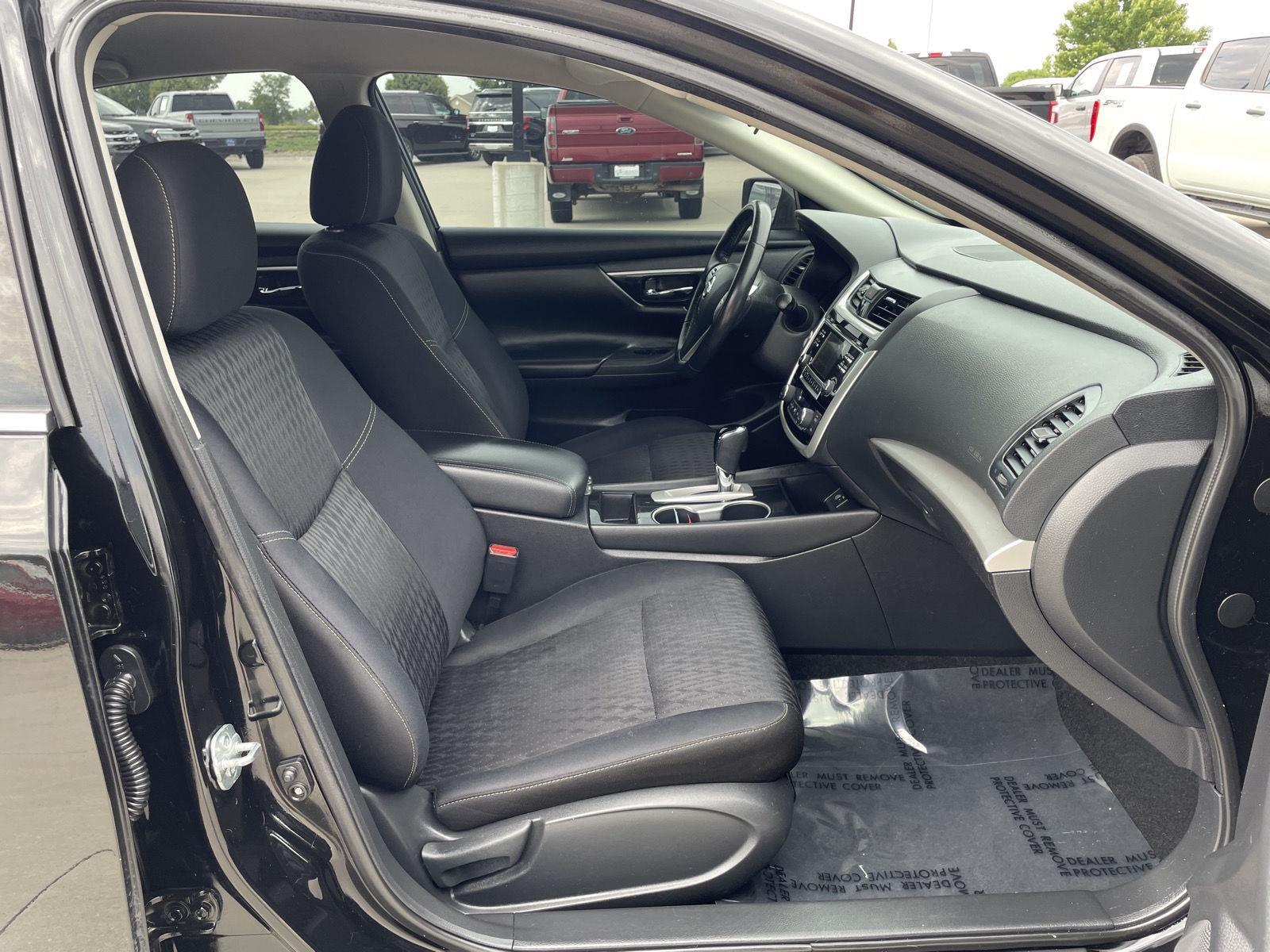 Used 2018 Nissan Altima 2.5 SV Sedan for sale in Lincoln NE