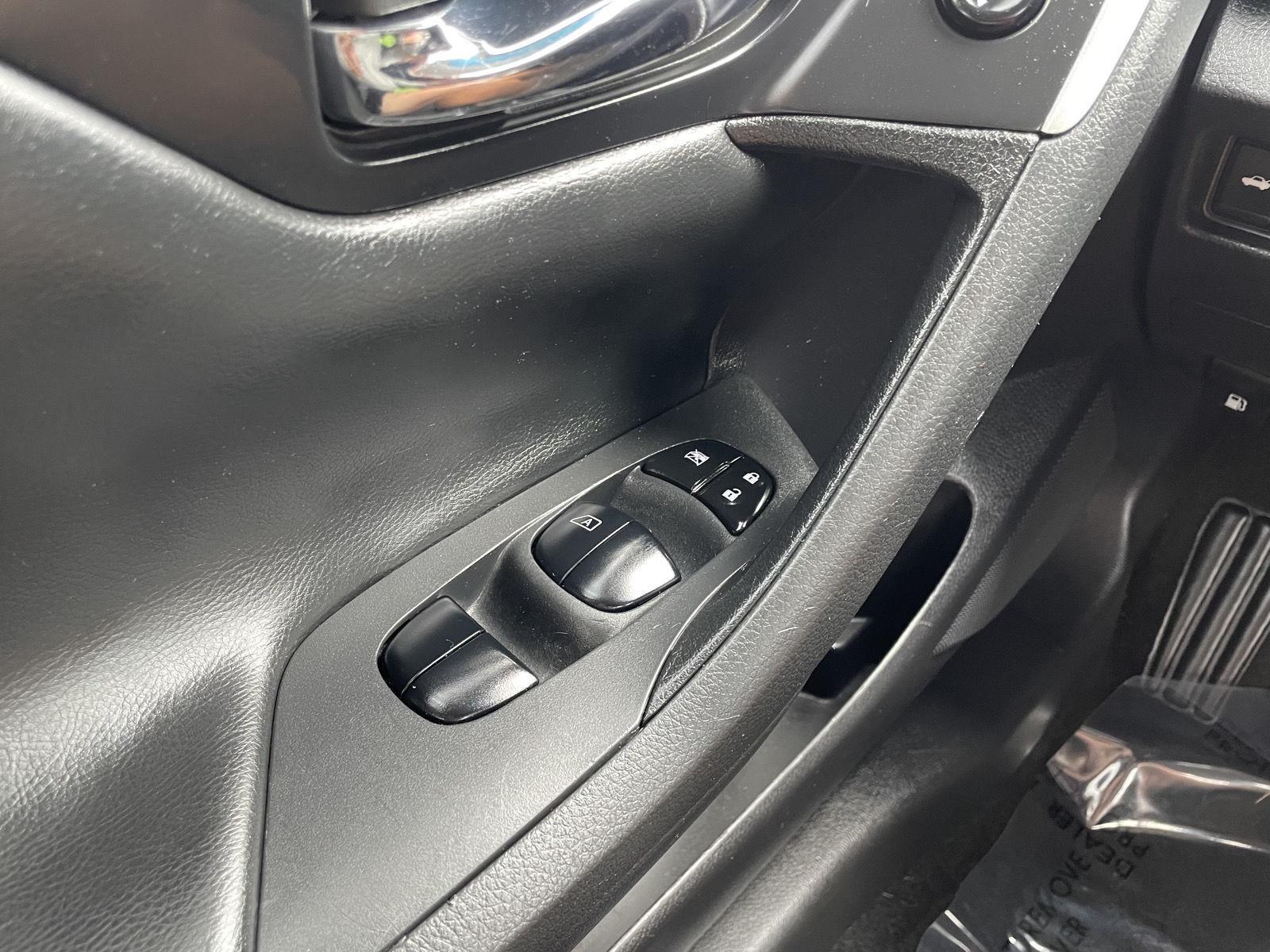 Used 2018 Nissan Altima 2.5 SV Sedan for sale in Lincoln NE