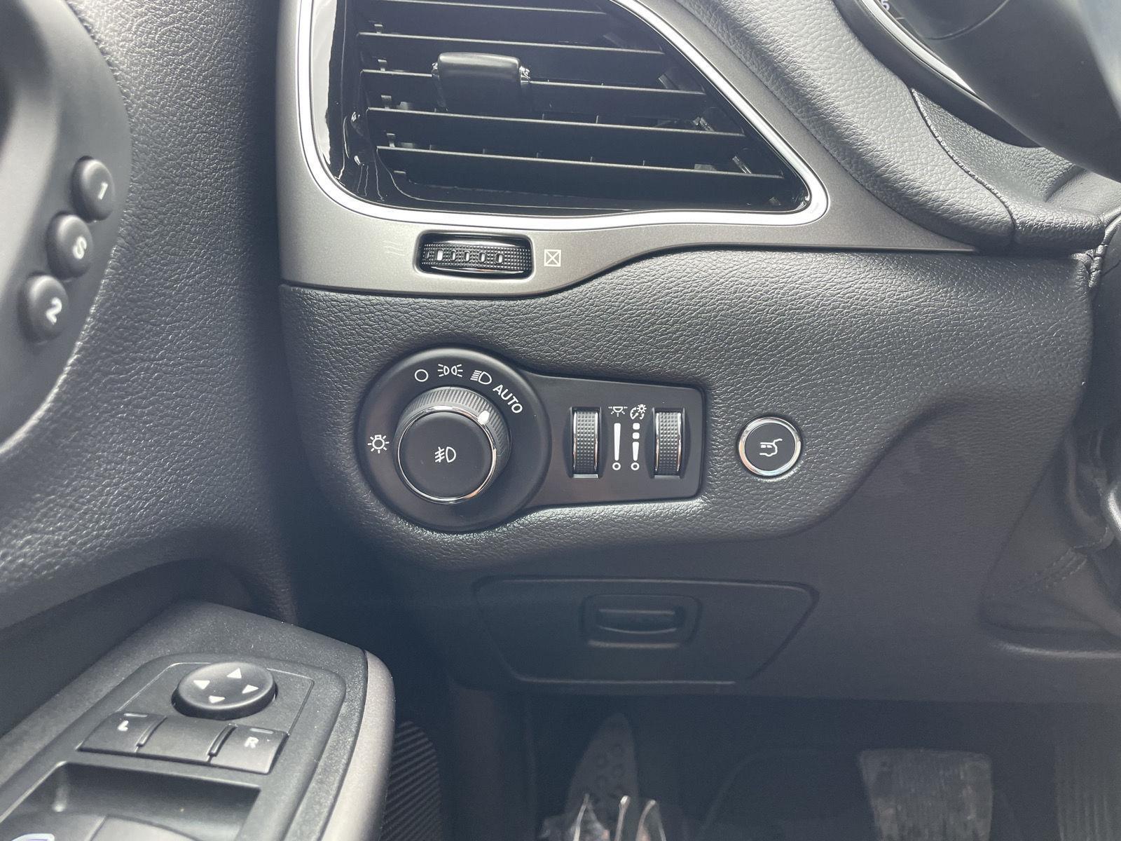 Used 2019 Jeep Cherokee Limited SUV for sale in Lincoln NE