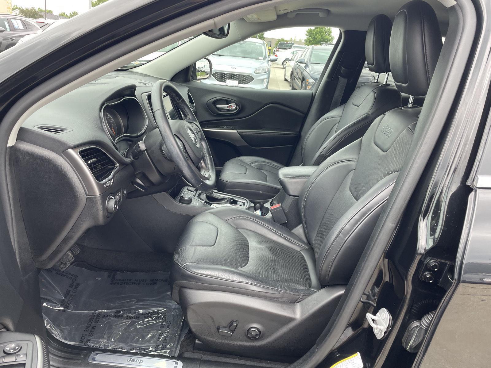 Used 2019 Jeep Cherokee Limited SUV for sale in Lincoln NE