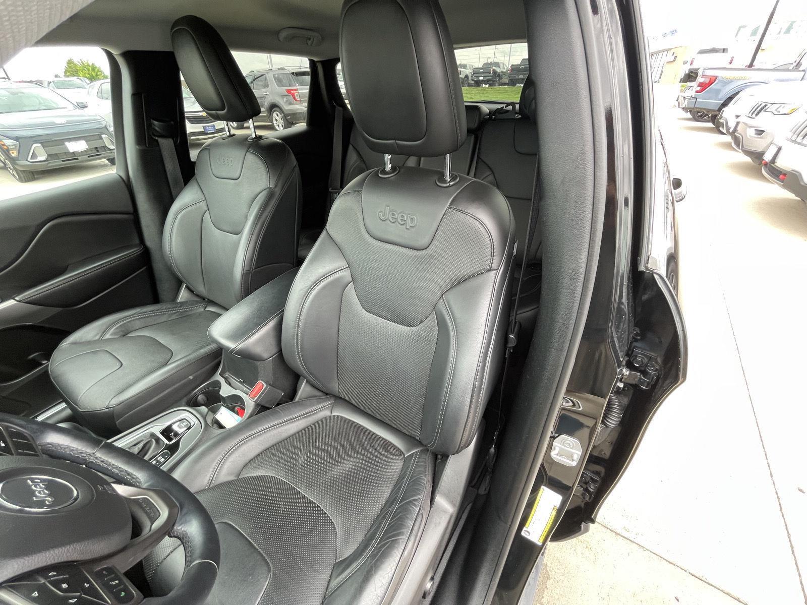 Used 2019 Jeep Cherokee Limited SUV for sale in Lincoln NE