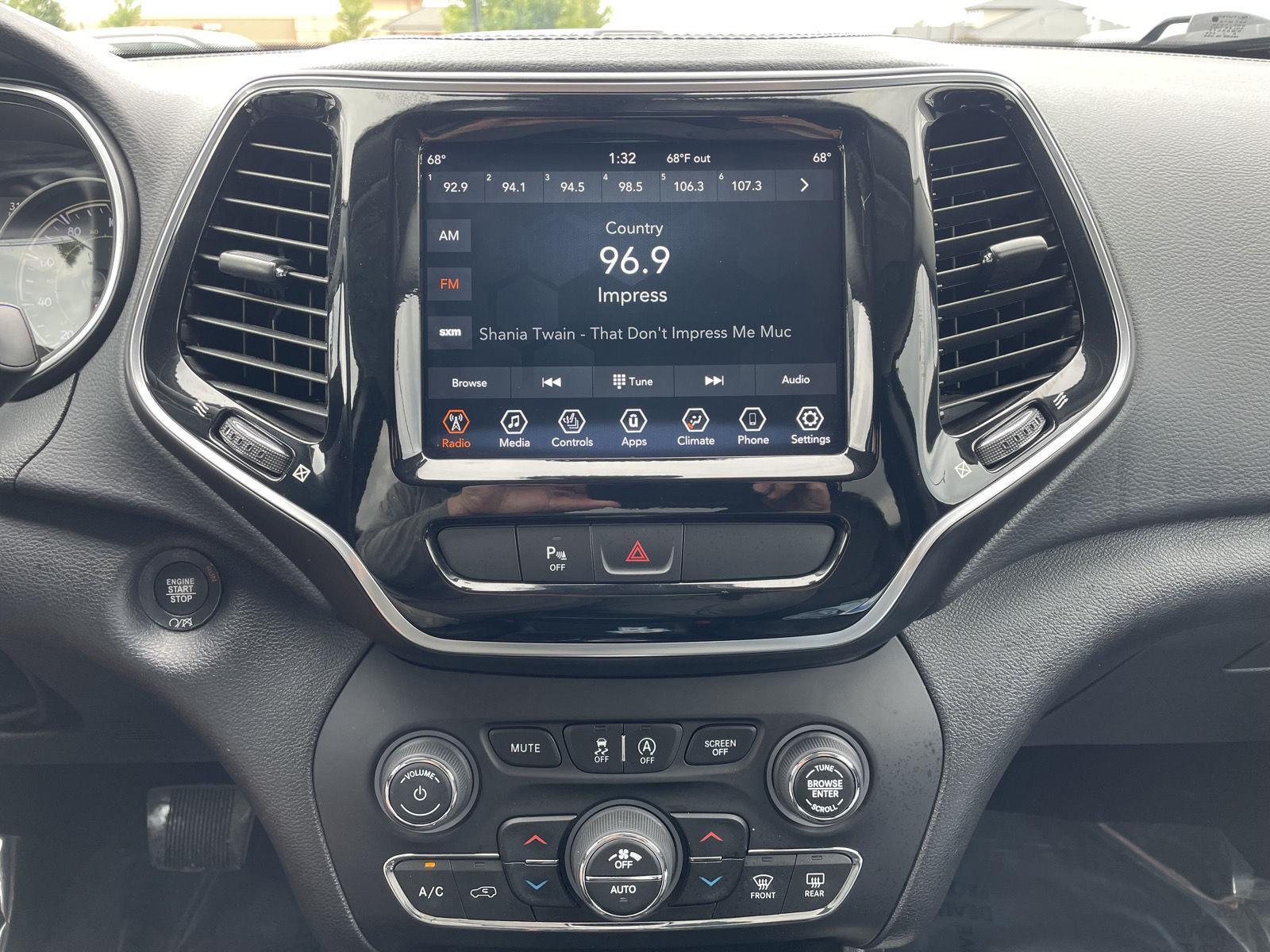Used 2019 Jeep Cherokee Limited SUV for sale in Lincoln NE