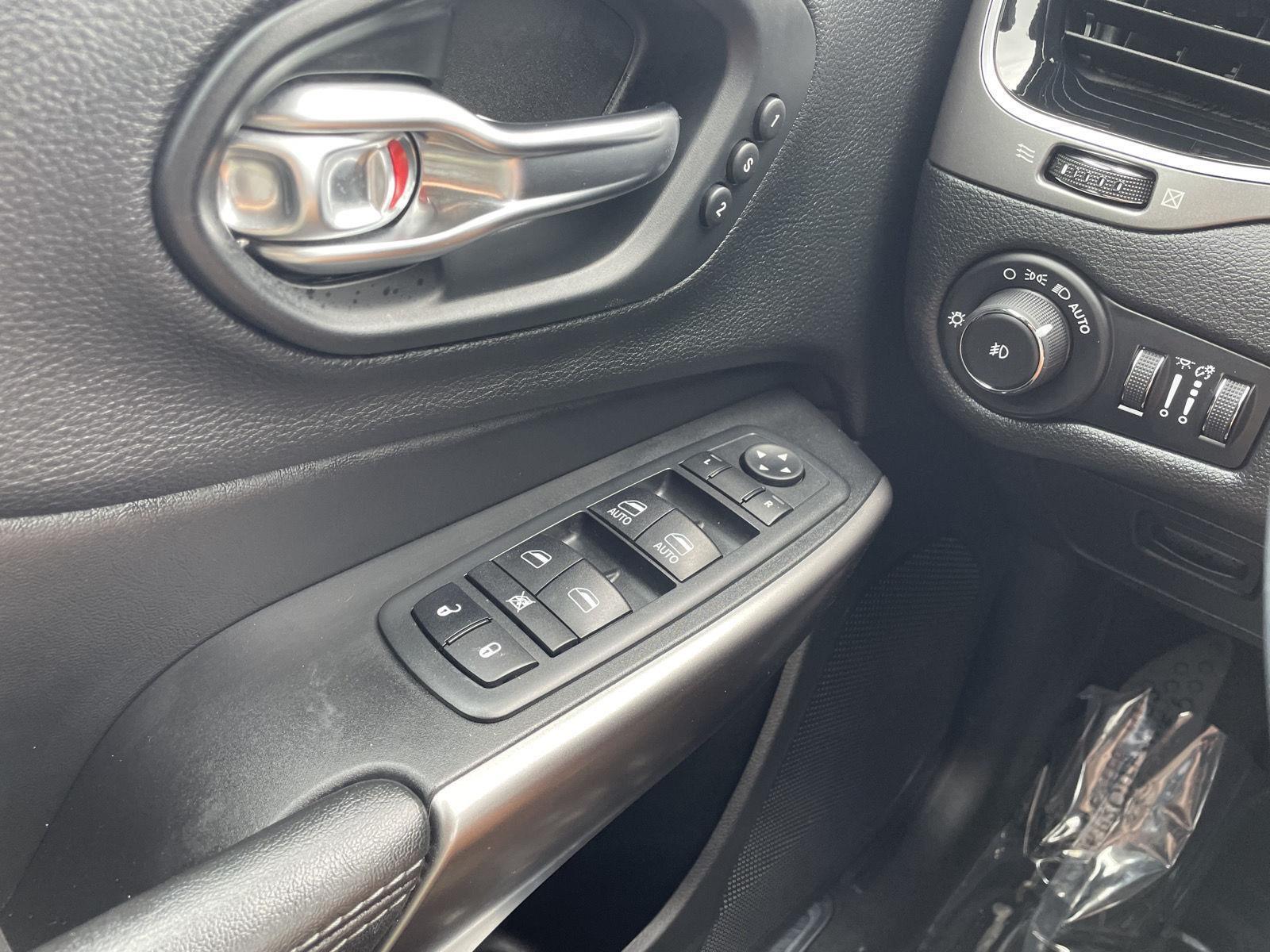 Used 2019 Jeep Cherokee Limited SUV for sale in Lincoln NE
