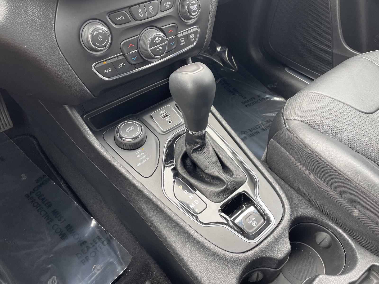 Used 2019 Jeep Cherokee Limited SUV for sale in Lincoln NE