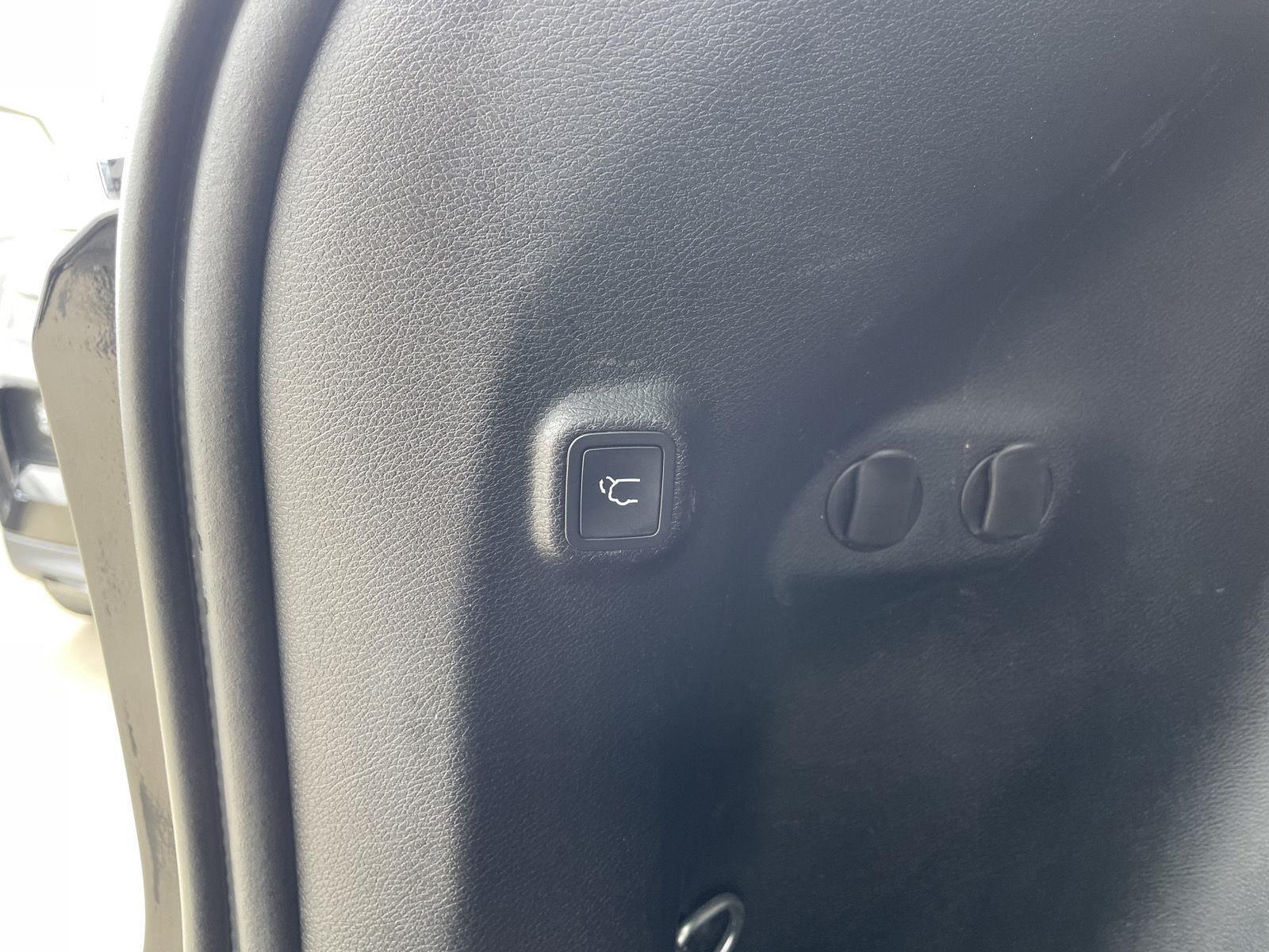 Used 2019 Jeep Cherokee Limited SUV for sale in Lincoln NE