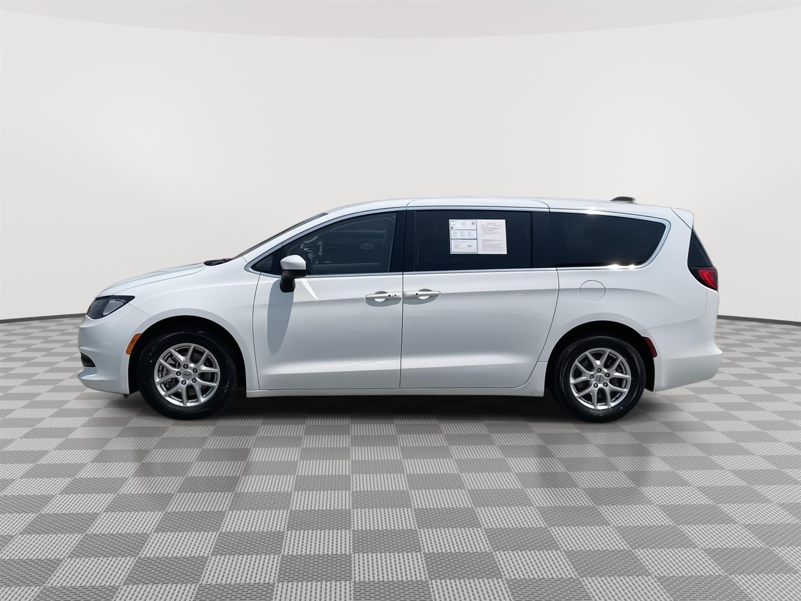 Used 2023 Chrysler Voyager LX Minivans for sale in Lincoln NE