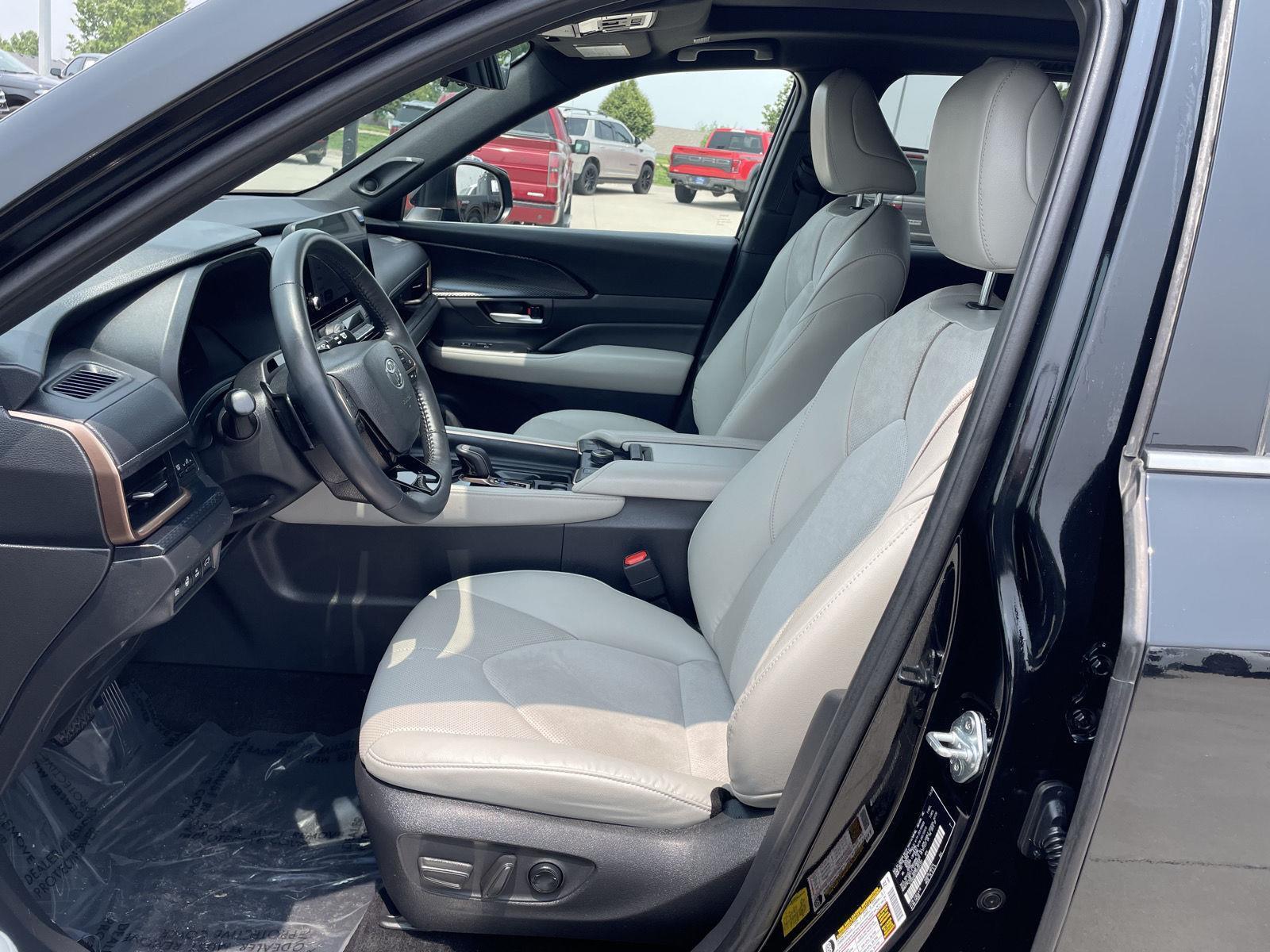 Used 2024 Toyota Grand Highlander Hybrid MAX Platinum SUV for sale in Lincoln NE