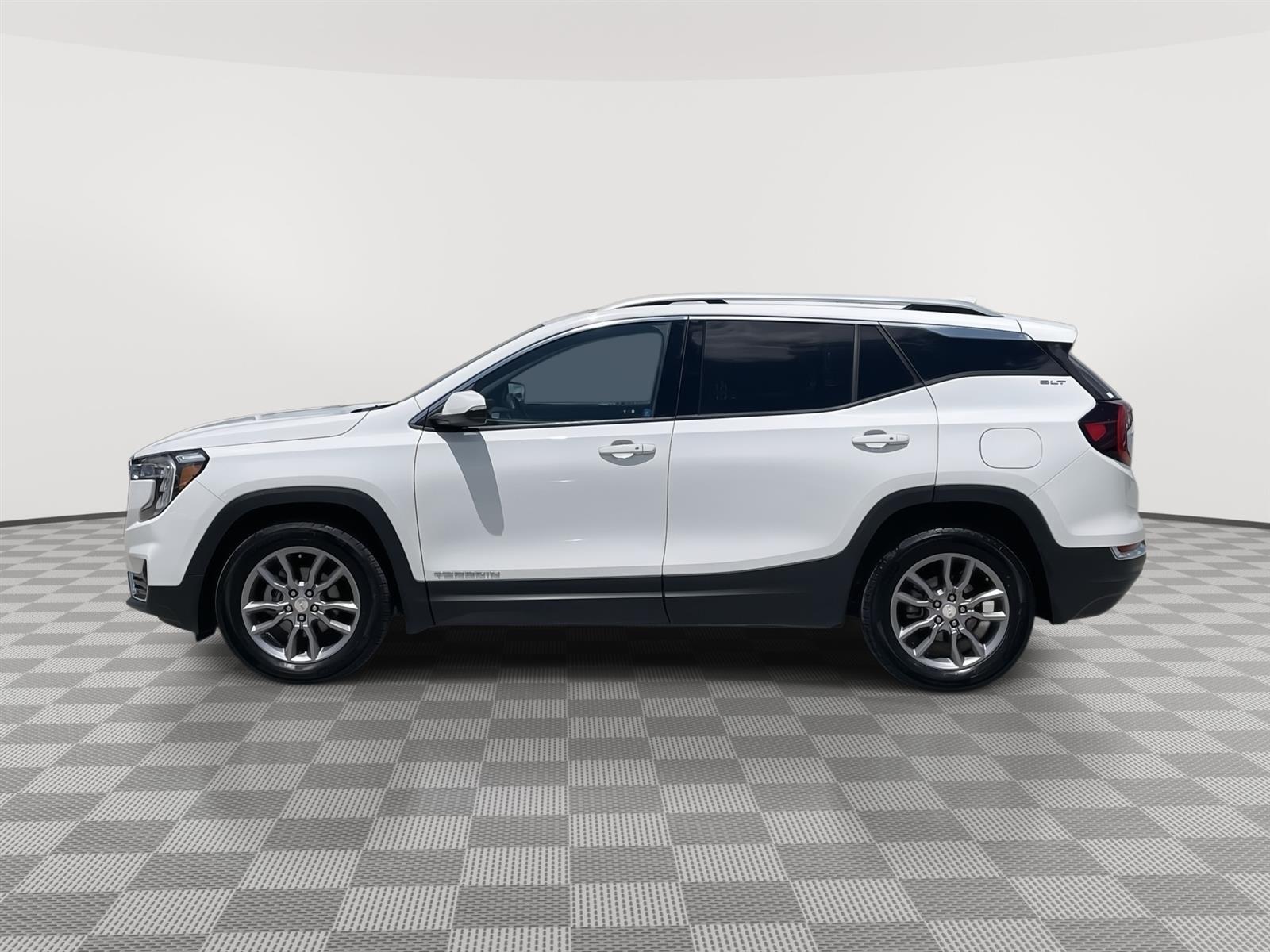 Used 2023 GMC Terrain SLT SUV for sale in Lincoln NE