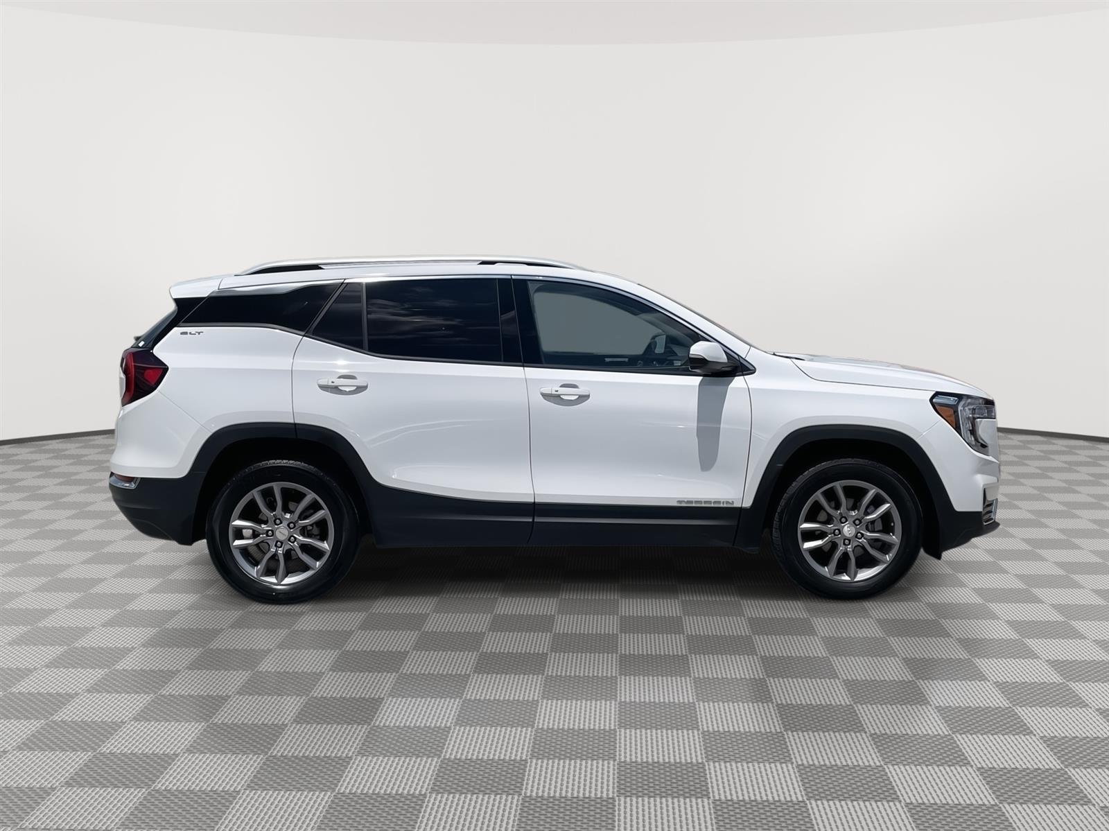 Used 2023 GMC Terrain SLT SUV for sale in Lincoln NE