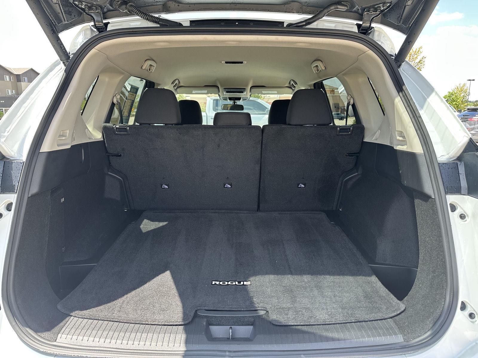 Used 2024 Nissan Rogue SV SUV for sale in Lincoln NE