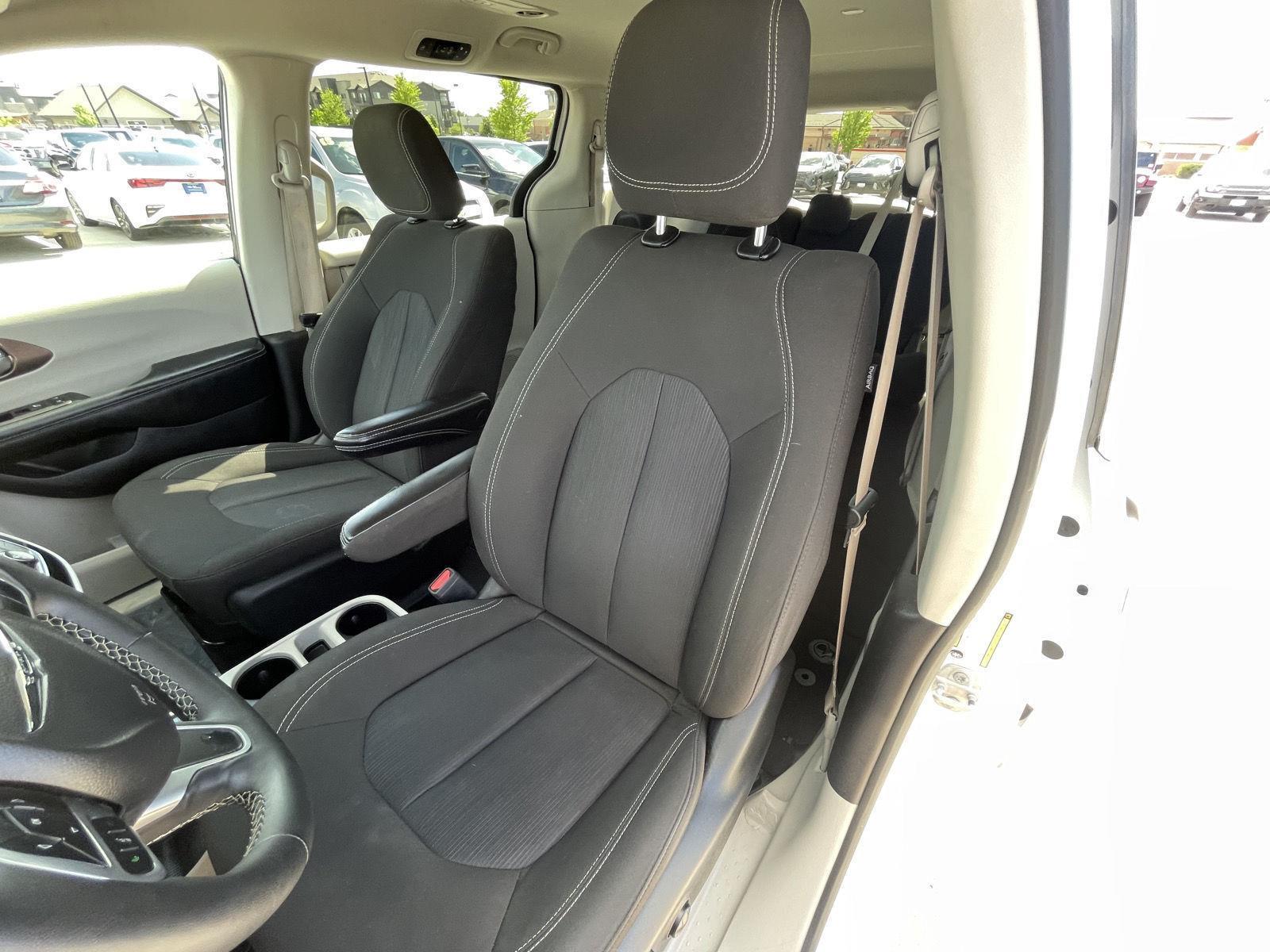 Used 2023 Chrysler Voyager LX Minivans for sale in Lincoln NE