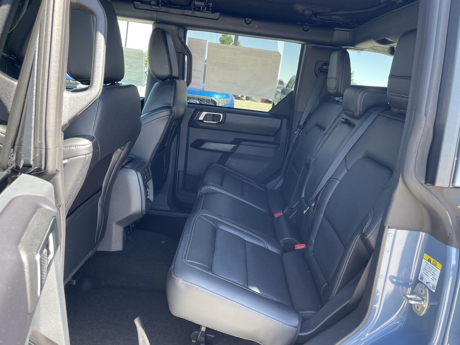 2025 Ford Bronco Outer Banks photo 19