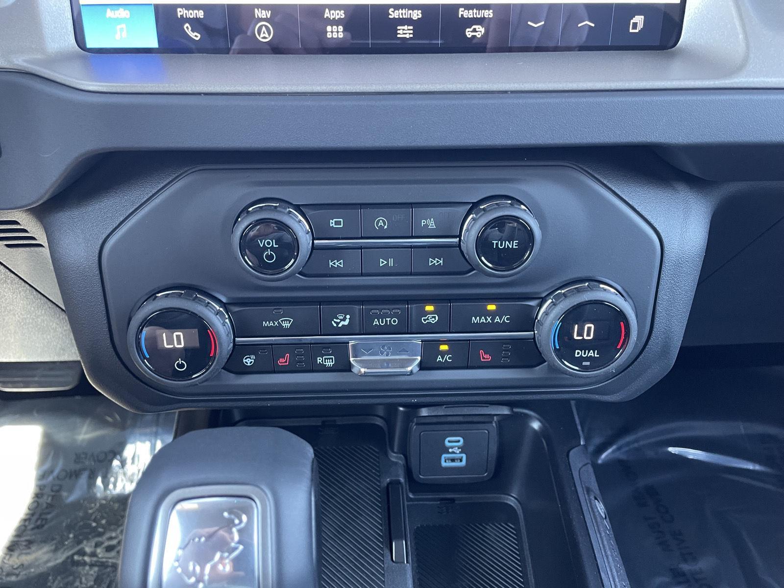 2025 Ford Bronco Outer Banks photo 24