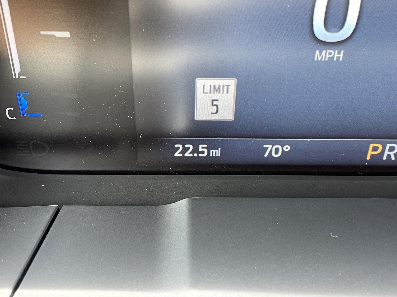 2025 Ford Maverick photo 3