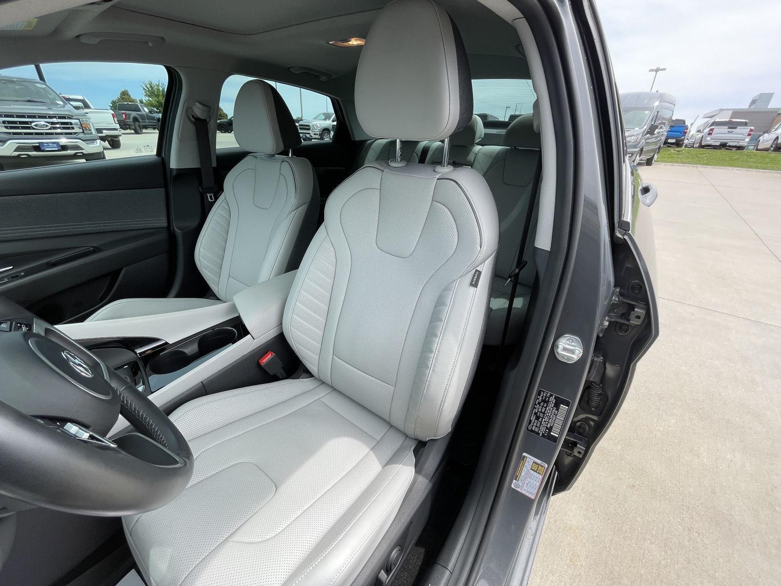 Used 2023 Hyundai Elantra Hybrid Limited Sedan for sale in Lincoln NE