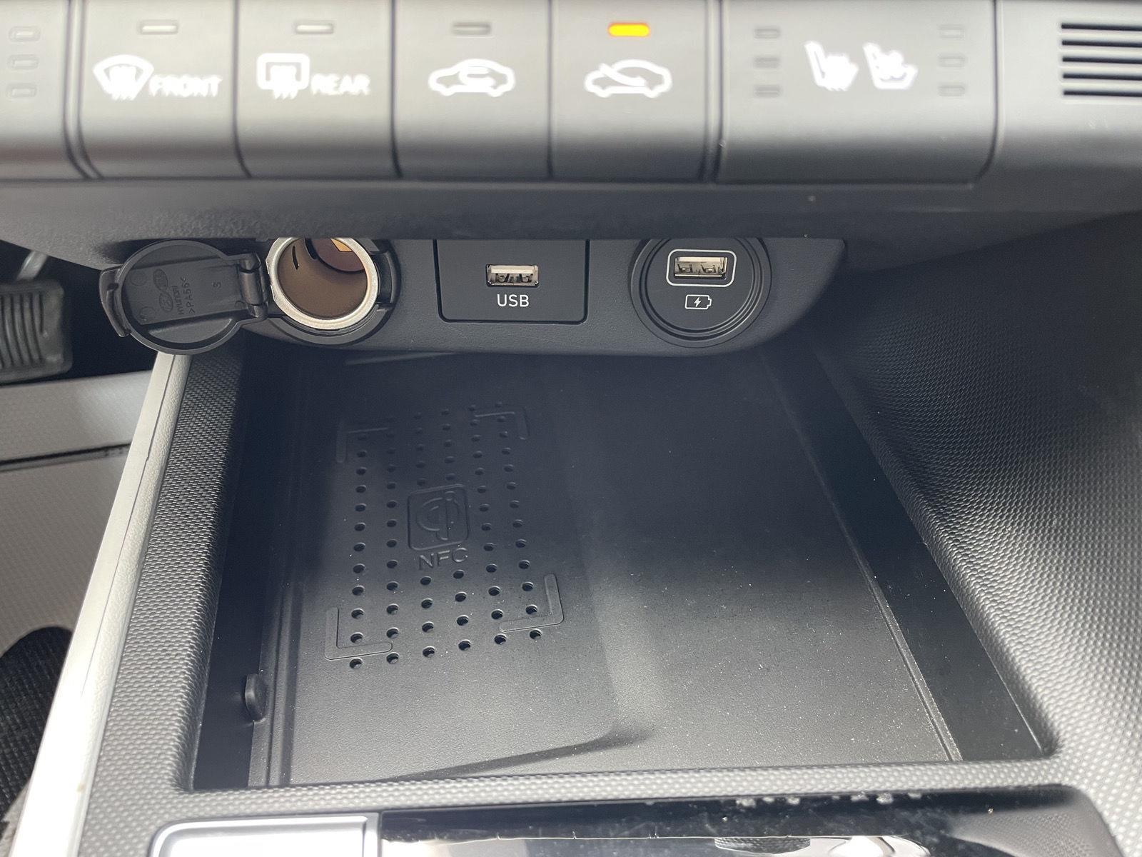 Used 2023 Hyundai Elantra Hybrid Limited Sedan for sale in Lincoln NE