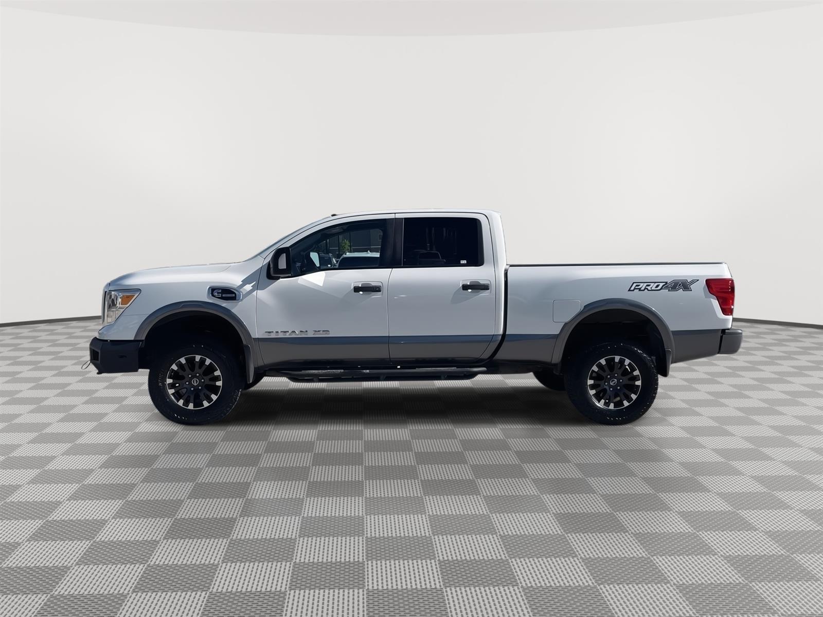 Used 2017 Nissan Titan XD PRO-4X Crew Cab Truck for sale in Lincoln NE