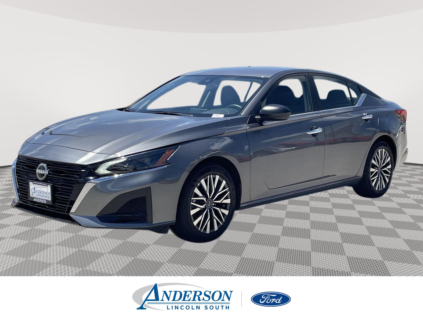 Used 2025 Nissan Altima SV Sedan for sale in Lincoln NE
