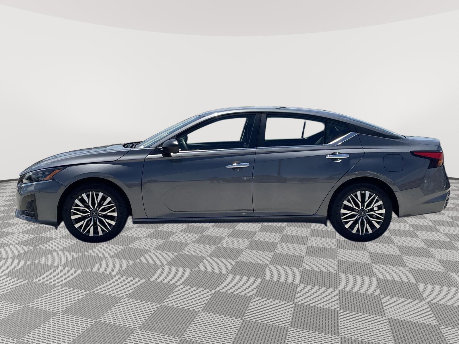 Used 2025 Nissan Altima SV Sedan for sale in Lincoln NE
