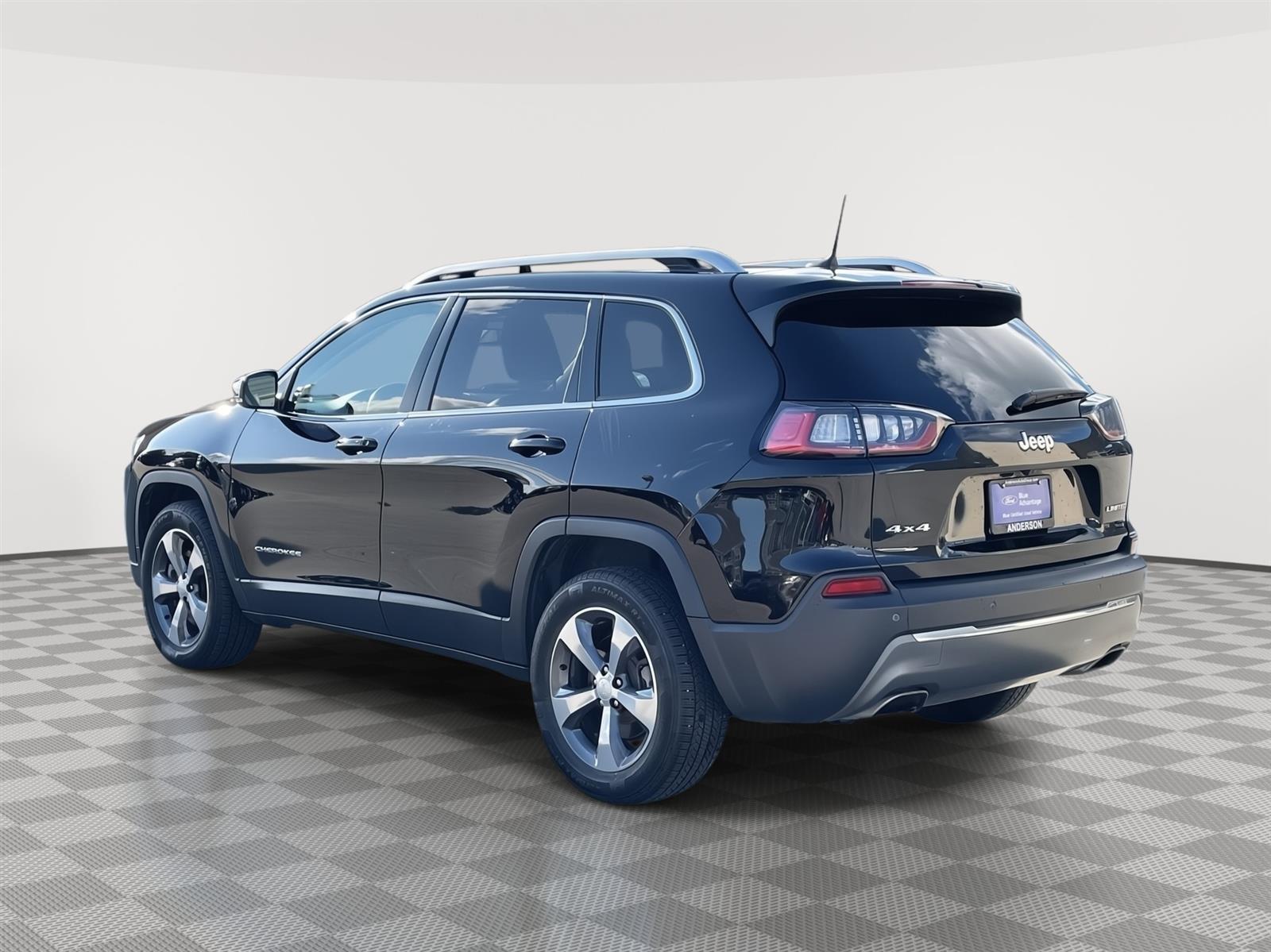 Used 2019 Jeep Cherokee Limited SUV for sale in Lincoln NE